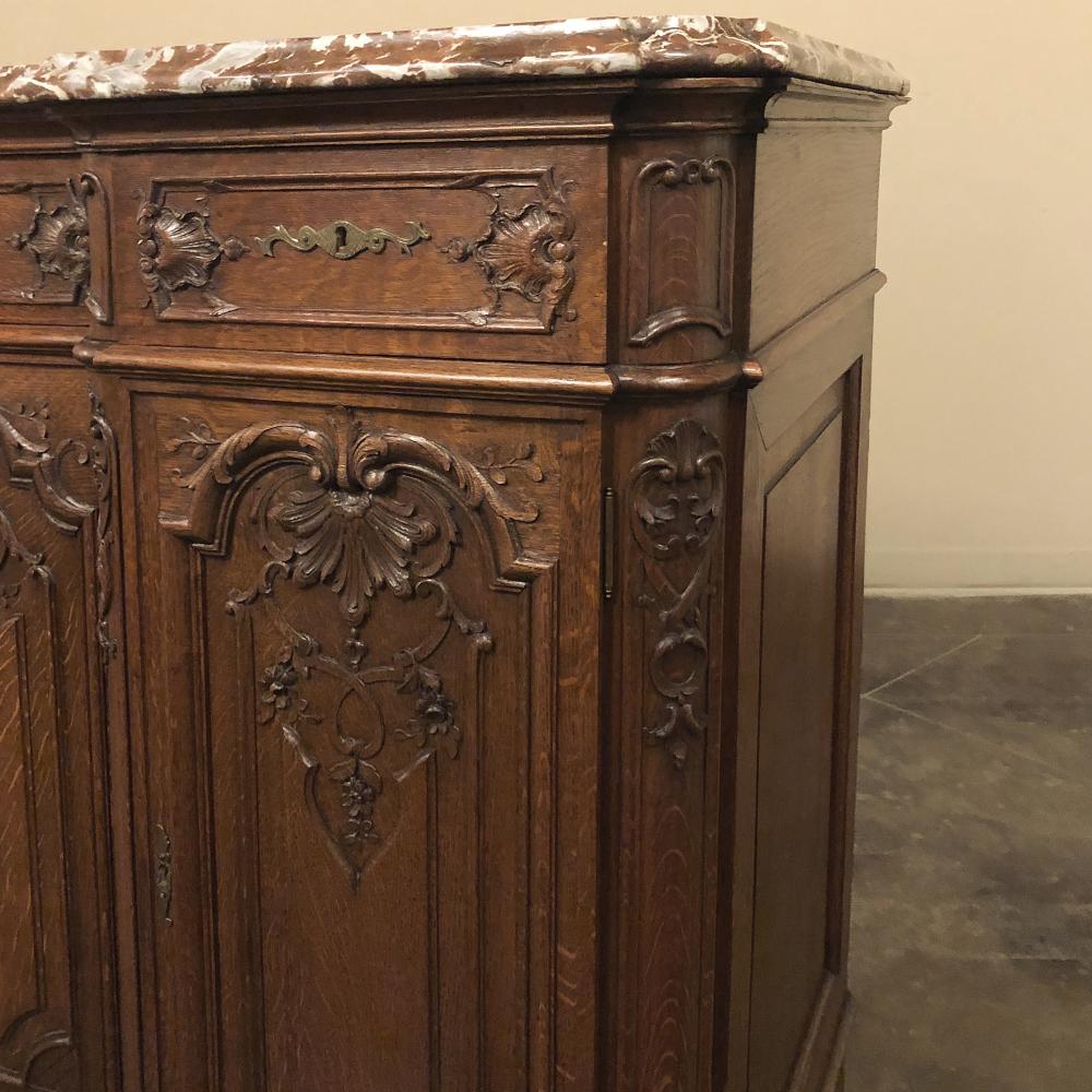 Buffet antique Liegoise Louis XIV avec plateau en marbre en vente 1