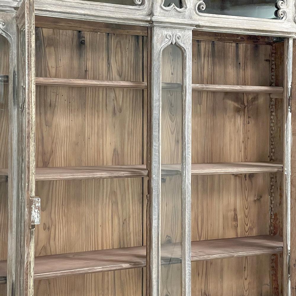 20th Century Antique Liegoise Neoclassical Whitewashed Bookcase ~ Display Cabinet For Sale