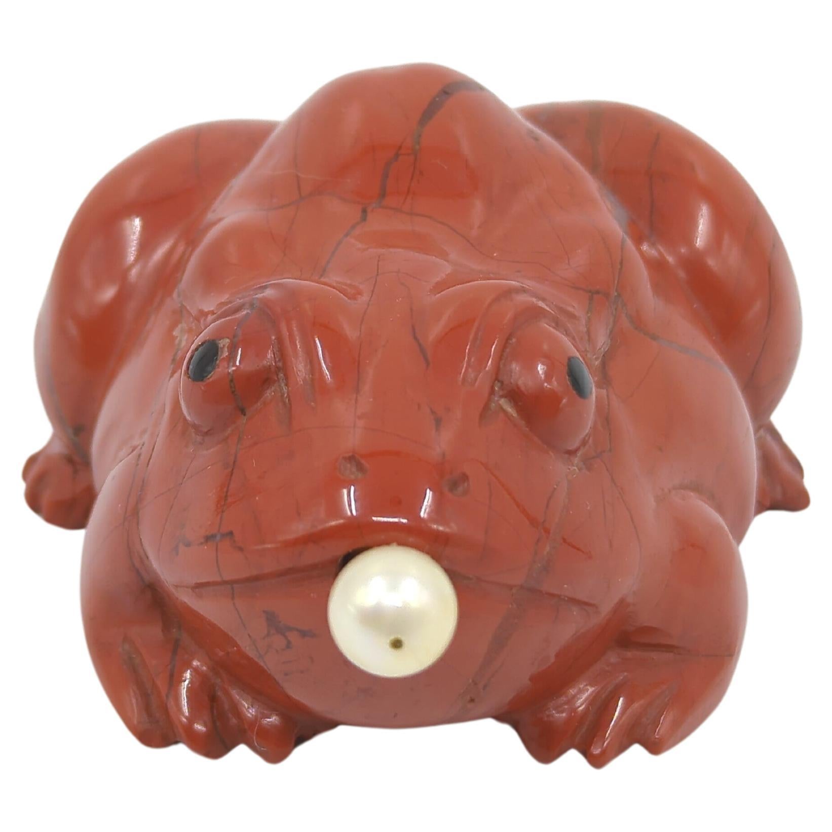 Antique Life-like Chinese Red Jasper Carved Frog Snuff Bottle Qing ROC c.1900/30 In Good Condition For Sale In Richmond, CA