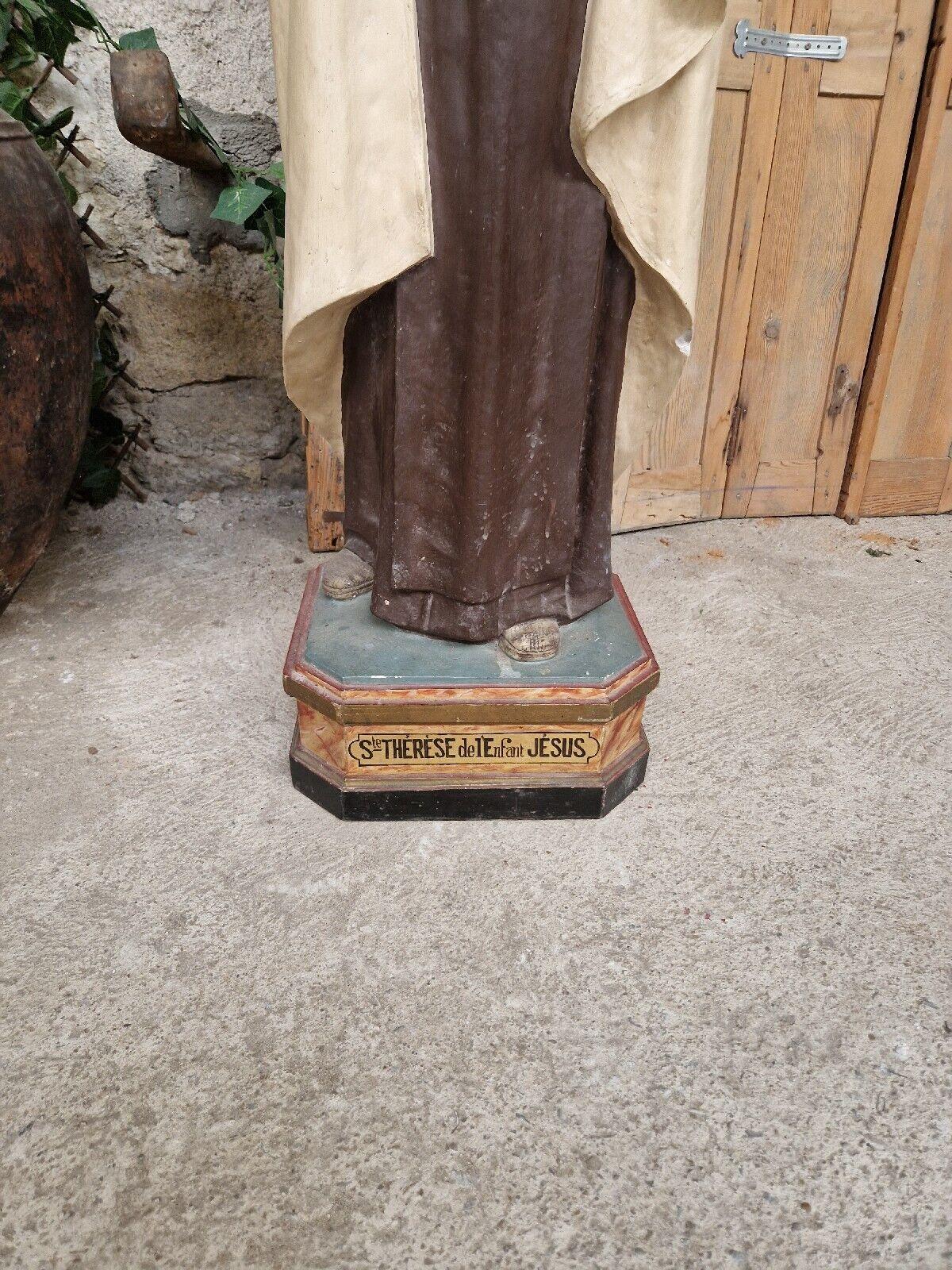 Antike lebensgroße religiöse Skulptur Heilige Thérèse von Lisieux  (Französisch) im Angebot