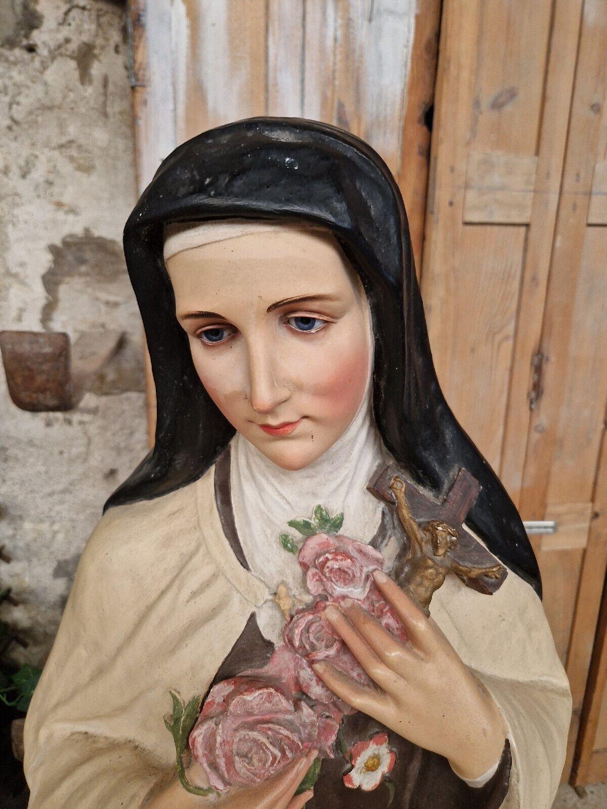 Antike lebensgroße religiöse Skulptur Heilige Thérèse von Lisieux  (19. Jahrhundert) im Angebot