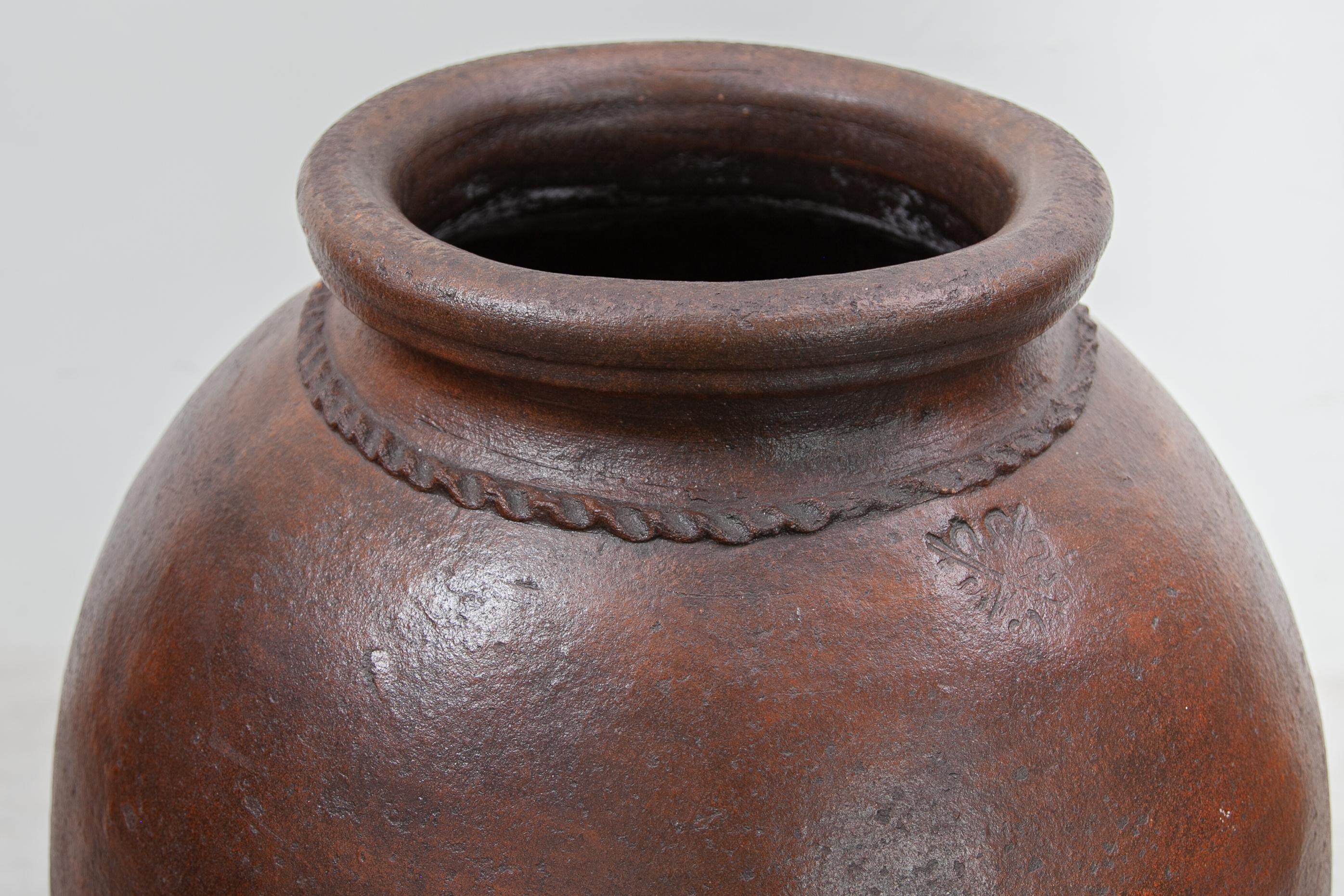 Francese Antico vaso in gres a grandezza naturale per interni o esterni prodotto in Francia in vendita