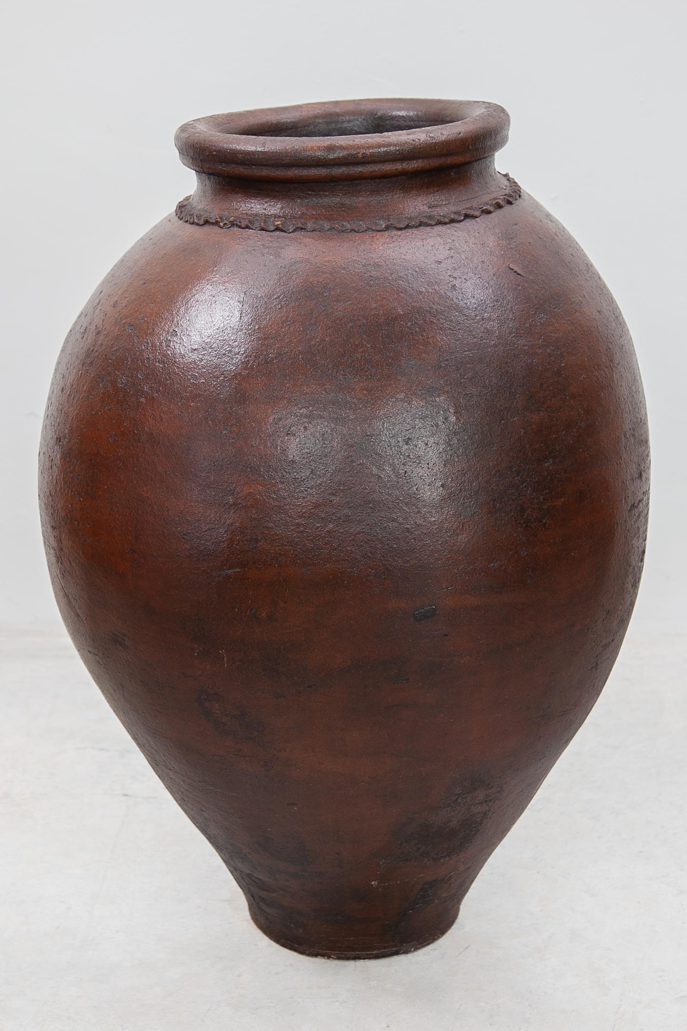 Antico vaso in gres a grandezza naturale per interni o esterni prodotto in Francia In condizioni buone in vendita a Antwerp, BE