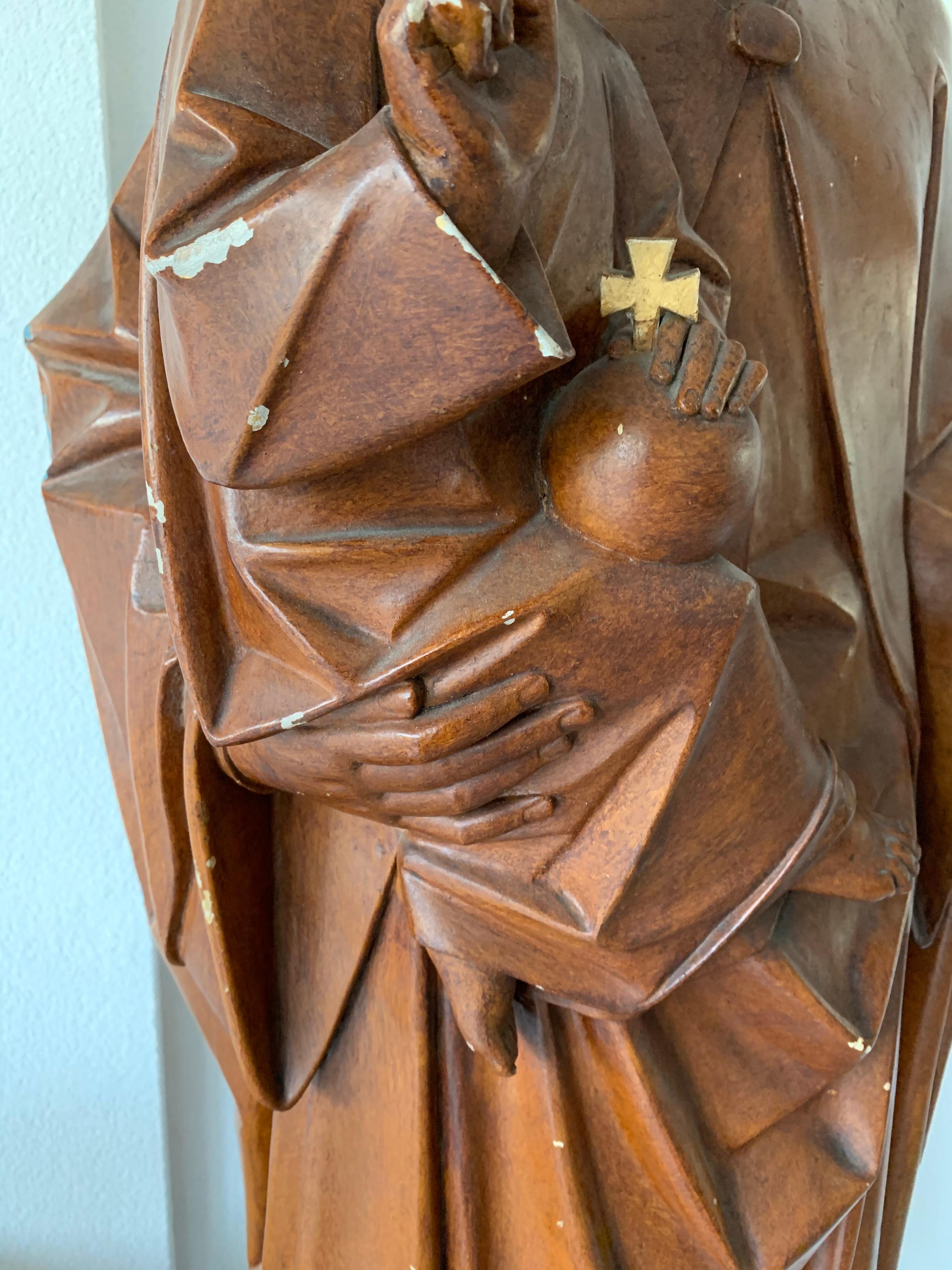 Escultura antigua de tamaño natural de la Madre María Coronada y el Niño Jesús del Renacimiento Gótico en venta 6