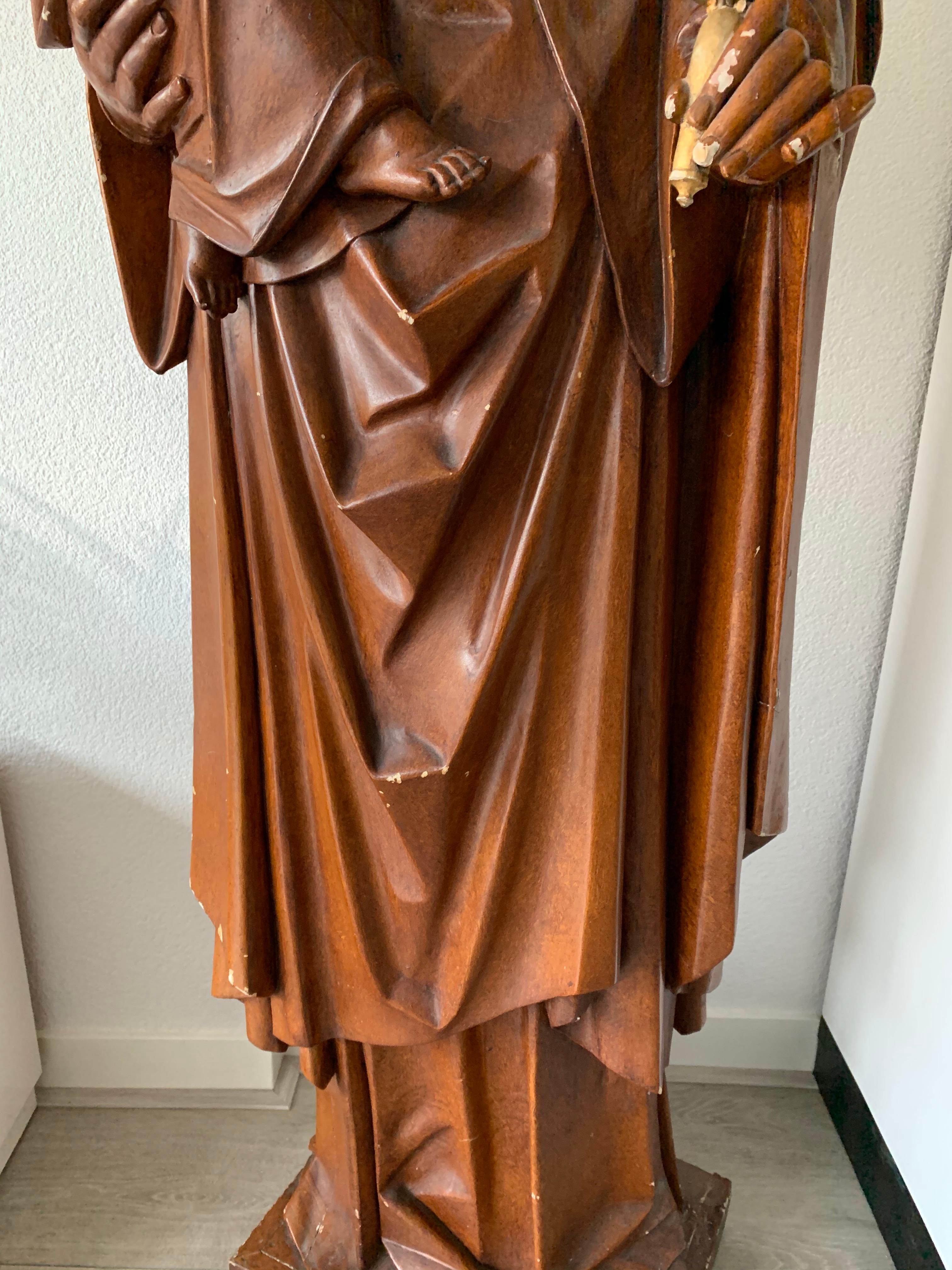 Sculpture ancienne grandeur nature de la Mère couronnée Marie et de l'Enfant Jésus néo-gothique en vente 10