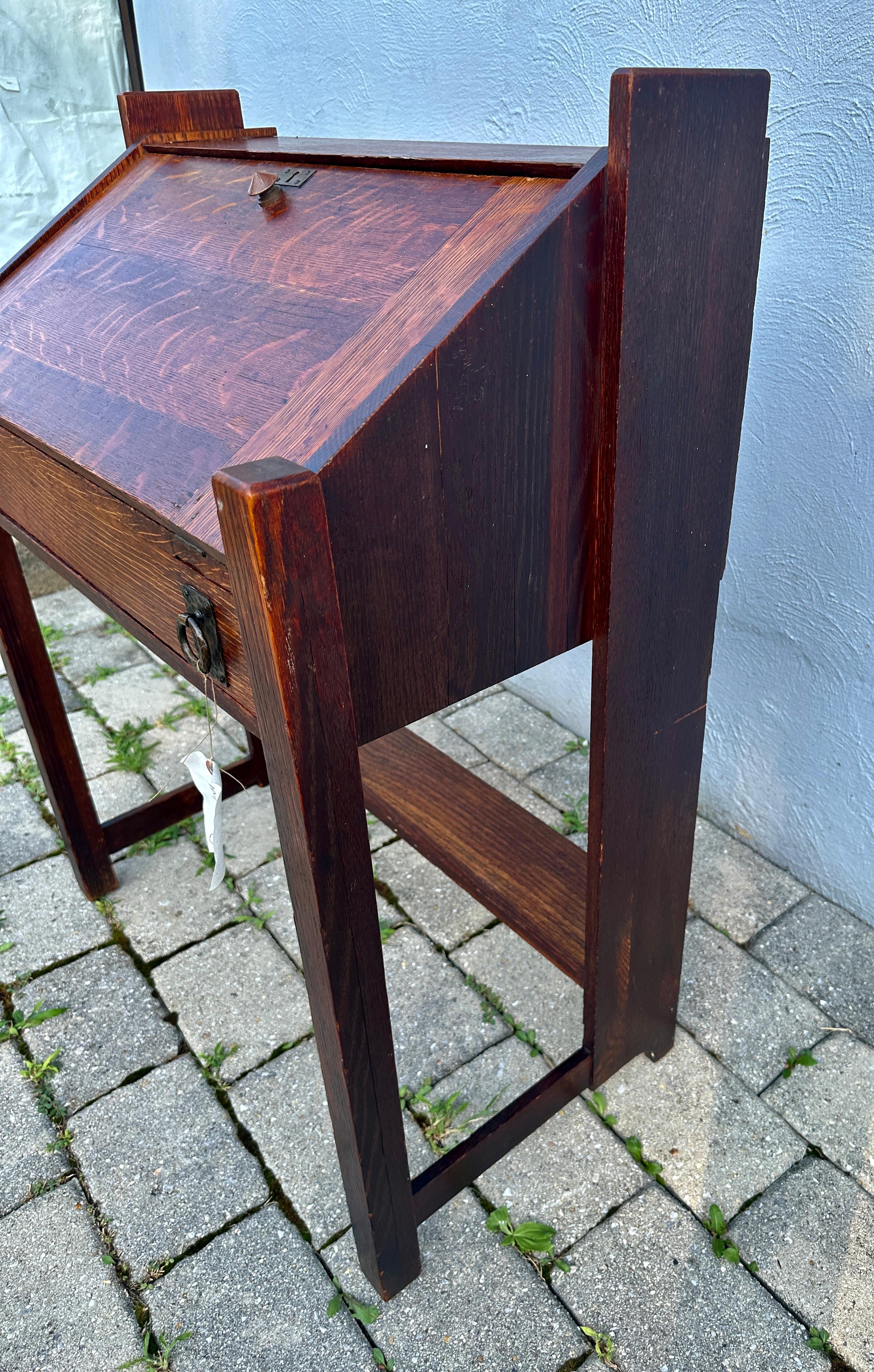 Arts and Crafts Antique 