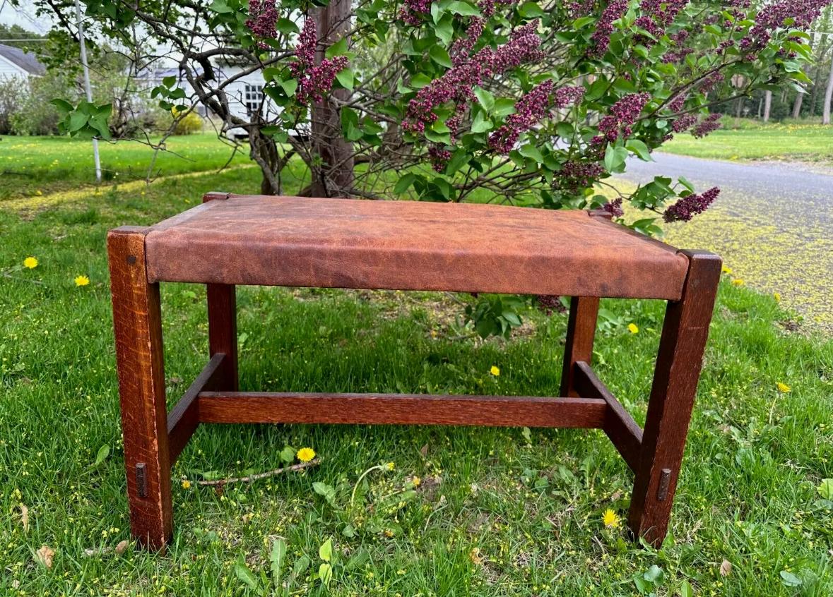 Arts and Crafts Petit siège de fenêtre antique 