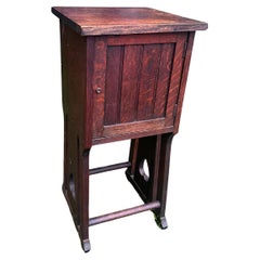 Antiguo Stand/Licorera "Lifetime" con Puerta - Época Stickley - W8128