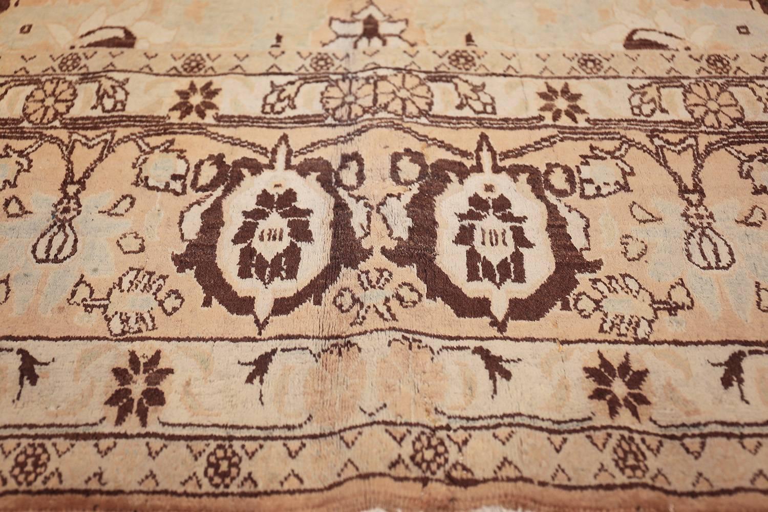 Antiker hellblauer und brauner persischer Täbriz-Teppich. 7 Fuß x 11 Fuß 2 in (Wolle) im Angebot