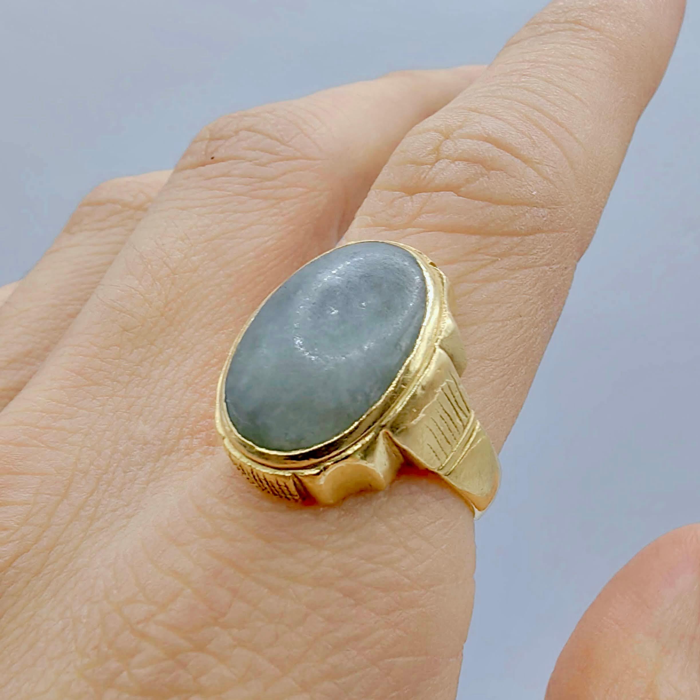 Antique Light Bluish-Green Oval Cabochon Nephrite Jade 18k Yellow Gold Dome Ring For Sale 1