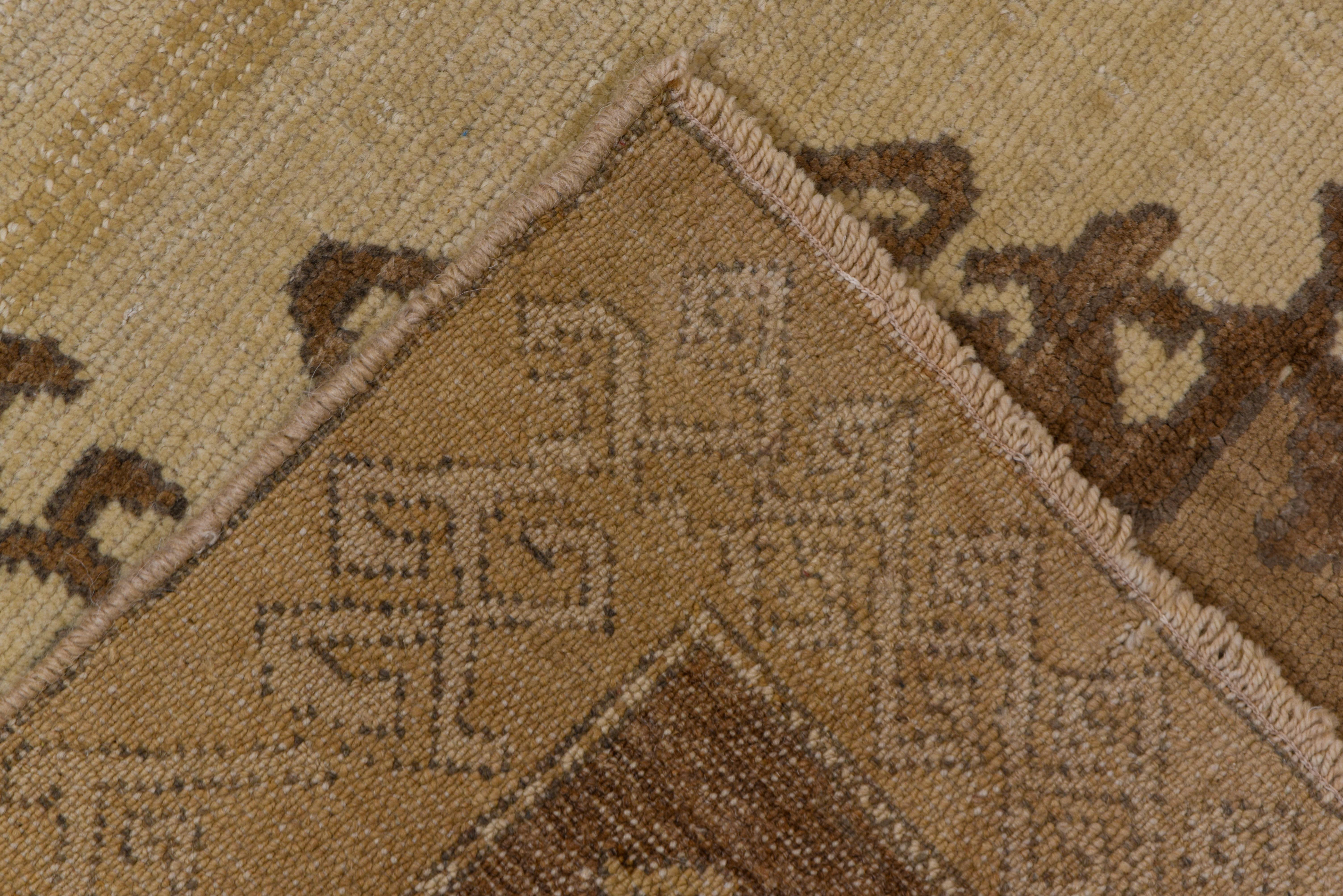 Antiker hellbrauner türkischer Oushak-Teppich mit Medaillon, cremefarbenes Feld (Wolle) im Angebot
