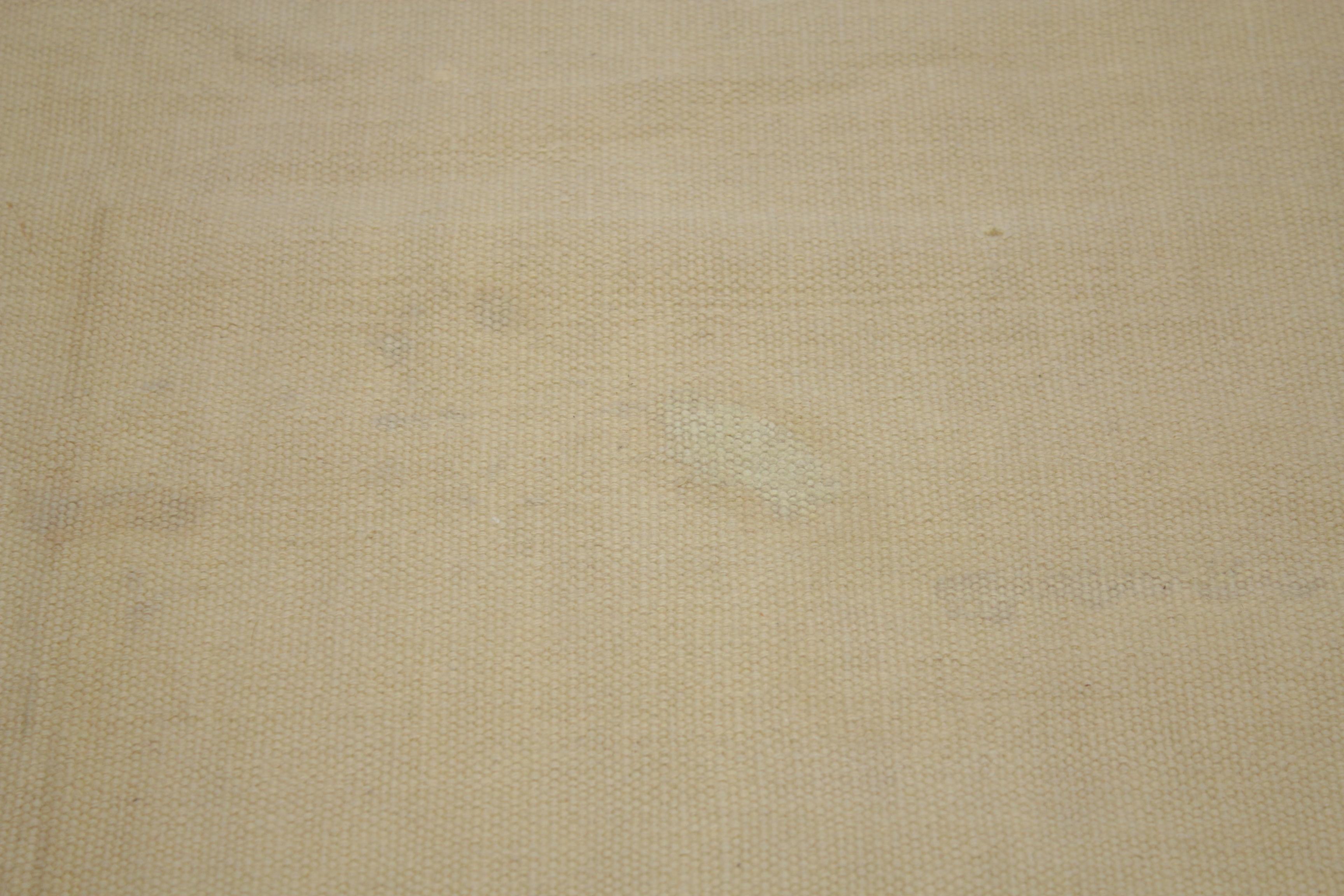 Antique Light Celadon Green Room Size Cotton Dhurrie Rug In Good Condition For Sale In Milan, IT
