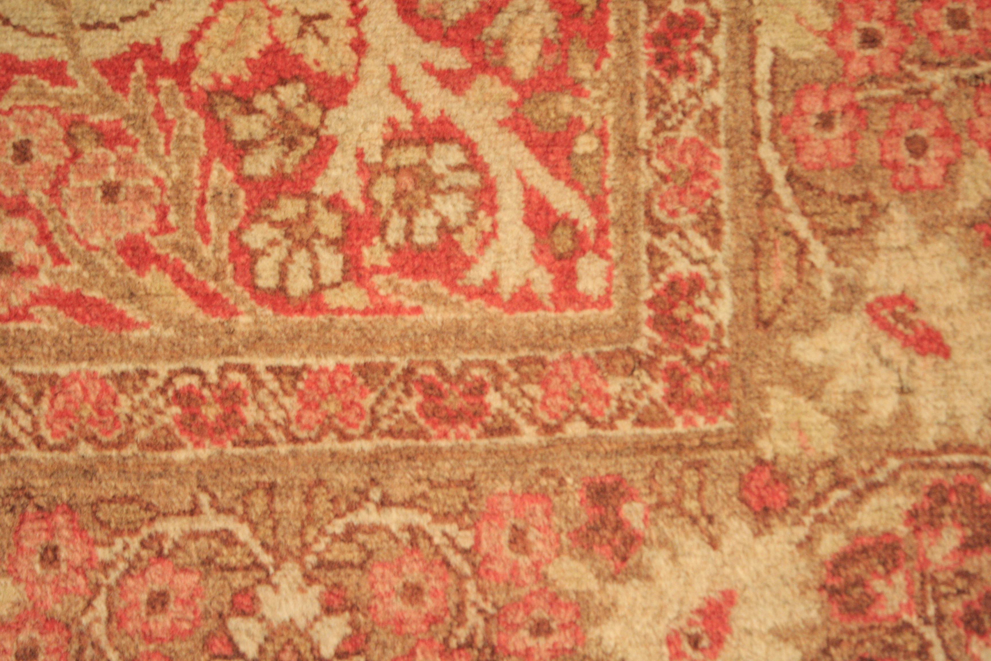 Antique tapis Tabriz céladon clair avec médaillon et pendentifs Excellent état - En vente à Milan, IT