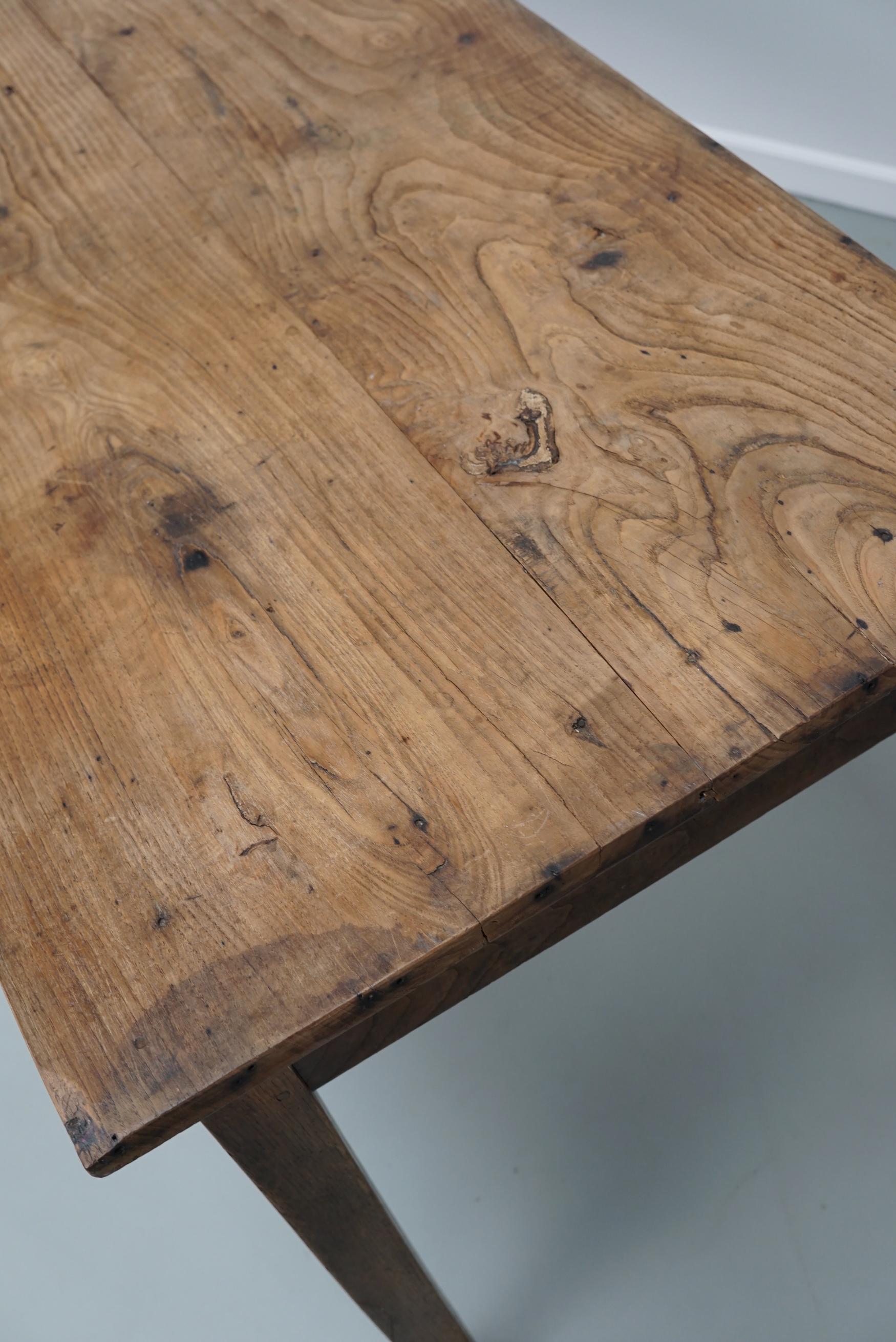 Antique Light Elm 19th Century French Rustic Farmhouse Dining Table For Sale 7