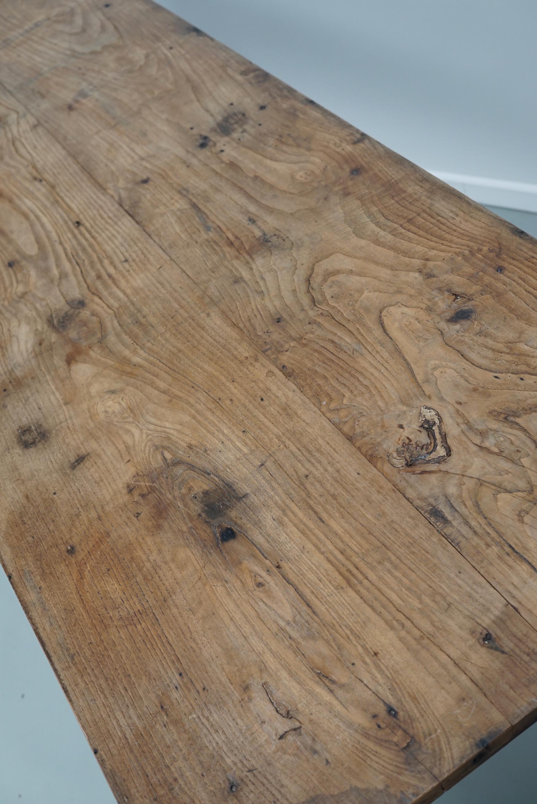 Antique Light Elm 19th Century French Rustic Farmhouse Dining Table For Sale 9