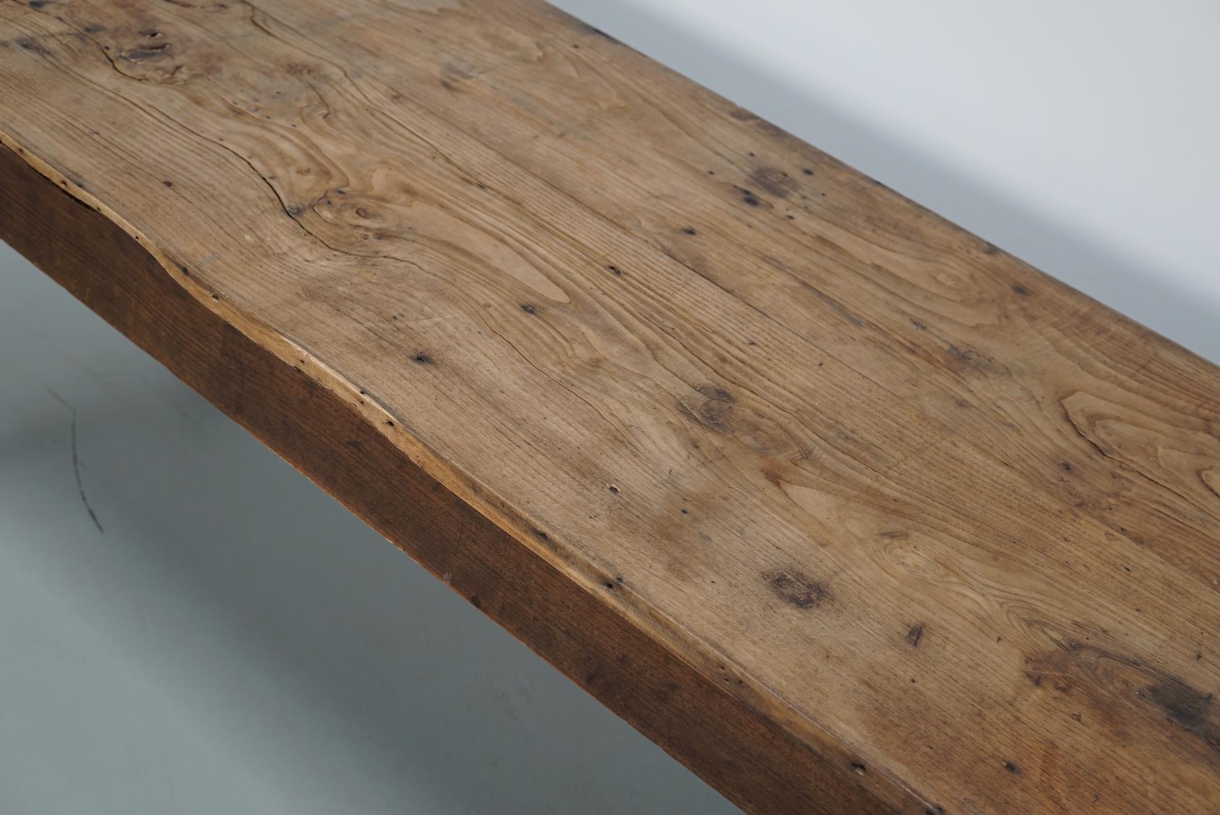 Antique Light Elm 19th Century French Rustic Farmhouse Dining Table In Good Condition For Sale In Nijmegen, NL