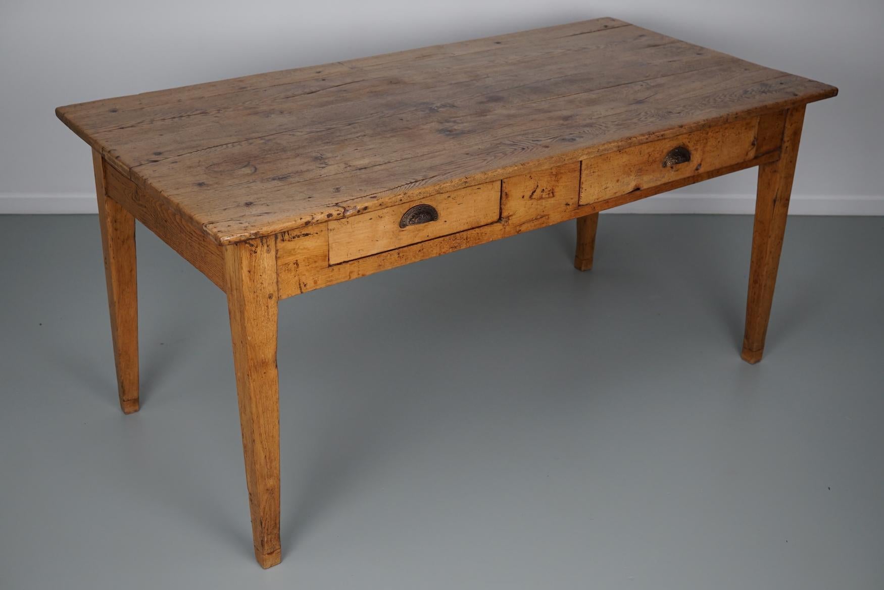 Antique Light Gold Oak 19th Century French Rustic Farmhouse Dining Table For Sale 9