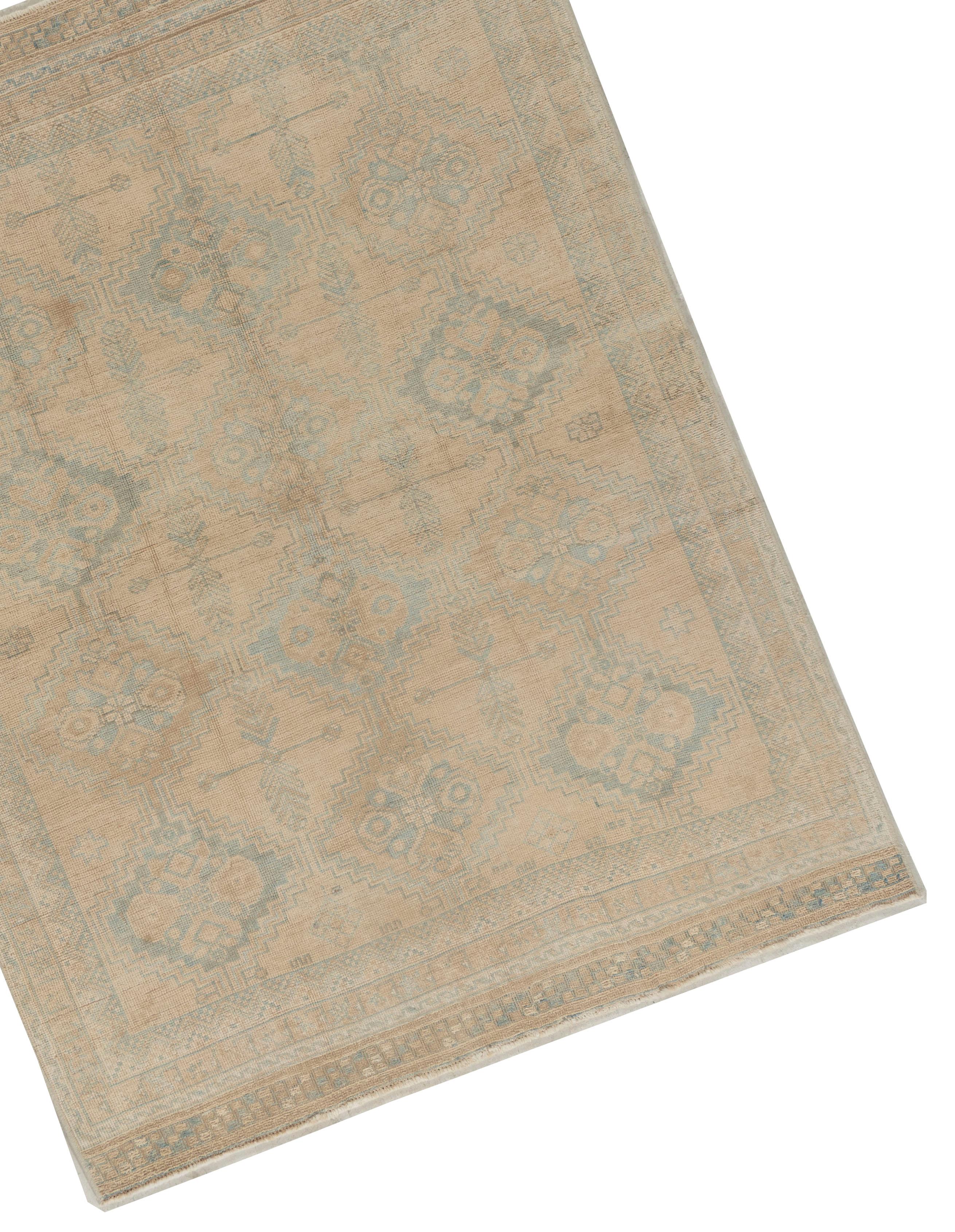 Antiker leicht bearbeiteter persischer Afshar-Teppich im Used-Look 4'7 x 5'1 (20. Jahrhundert) im Angebot