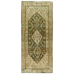 Antiker leicht bearbeiteter persischer Bibikabad-Teppich im Used-Look, 7'3 x 16'3