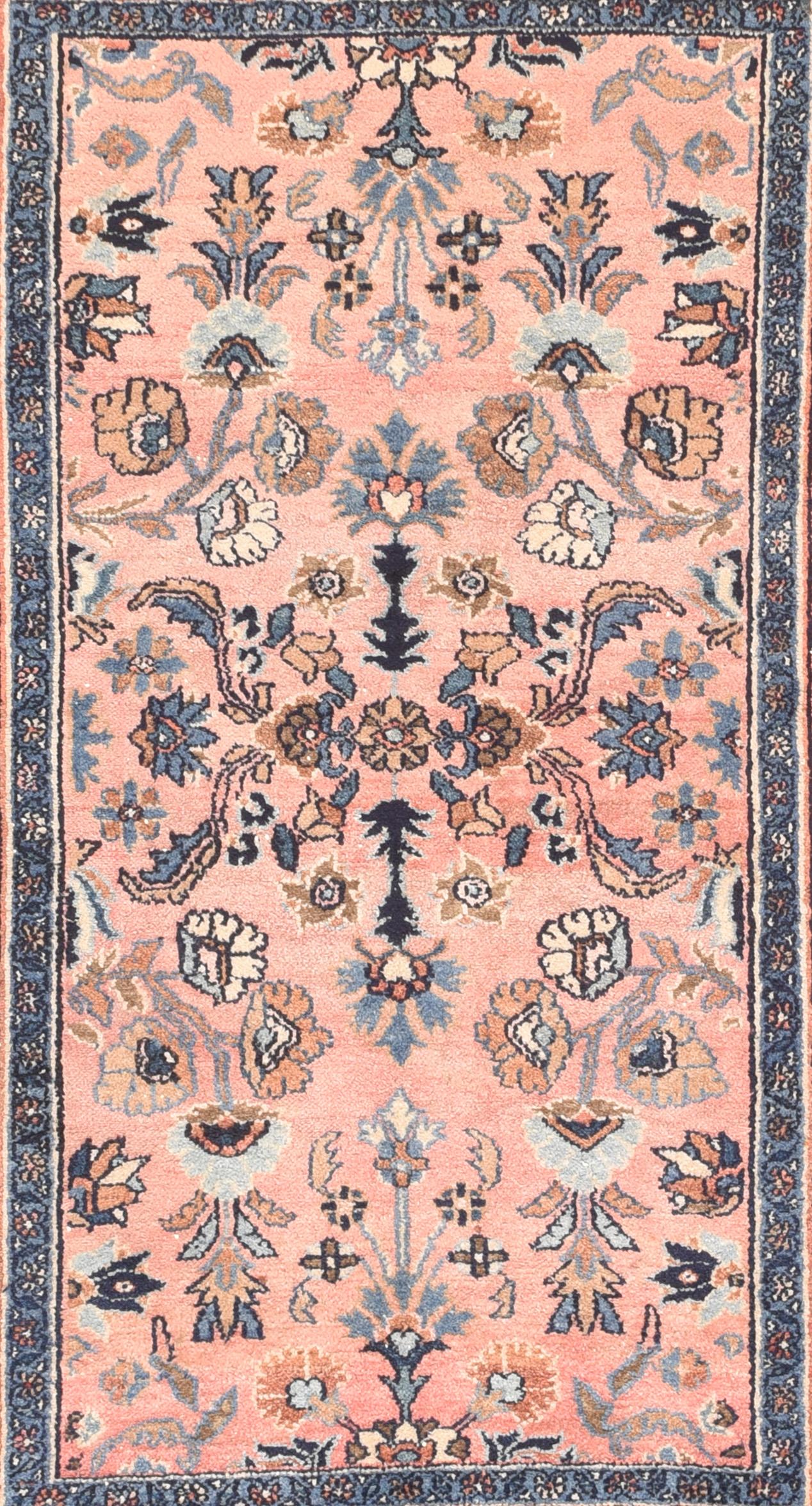Antique Lilihan Rug In Good Condition For Sale In New York, NY