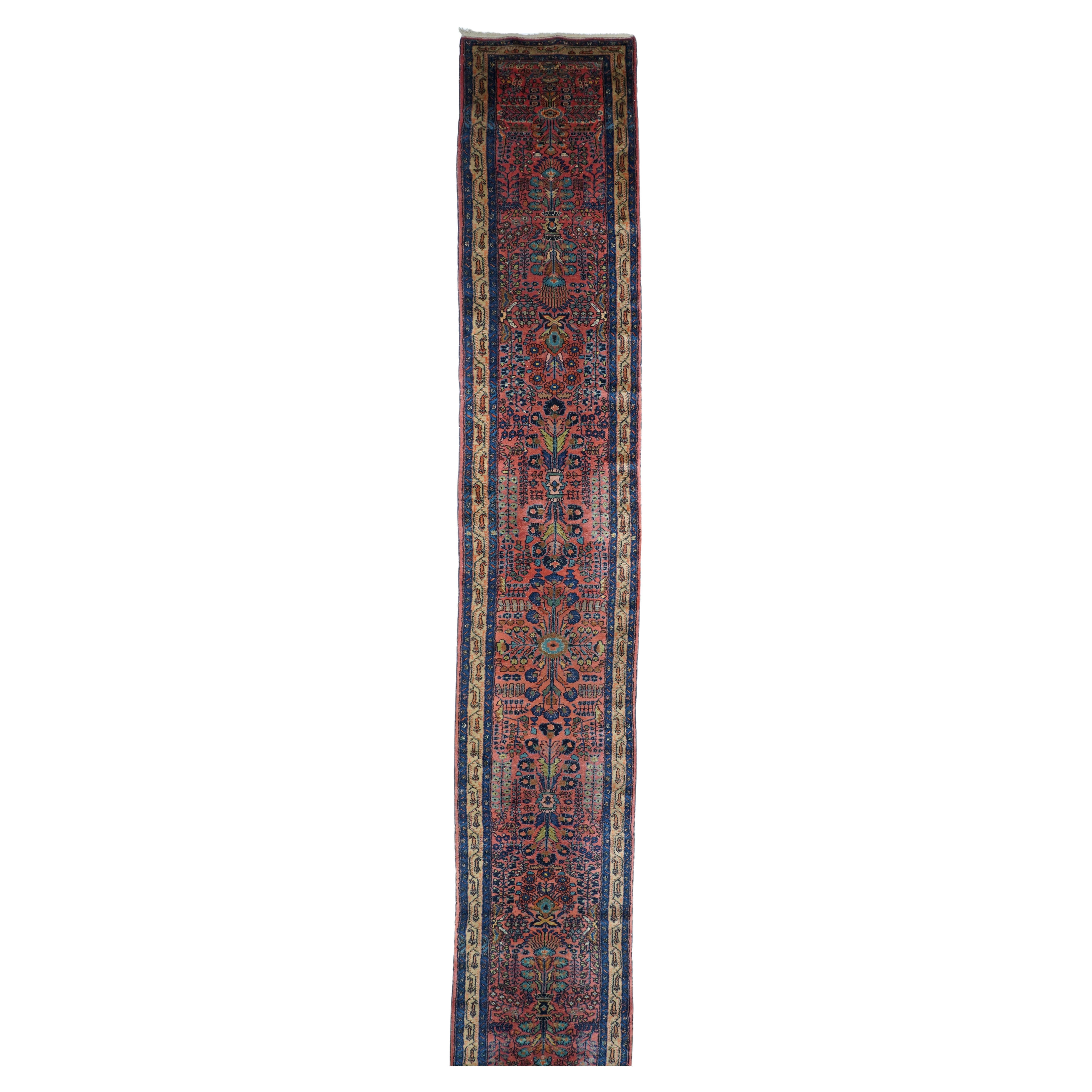 Tapis de couloir Lilihan ancien 2'7'' x 20'5''