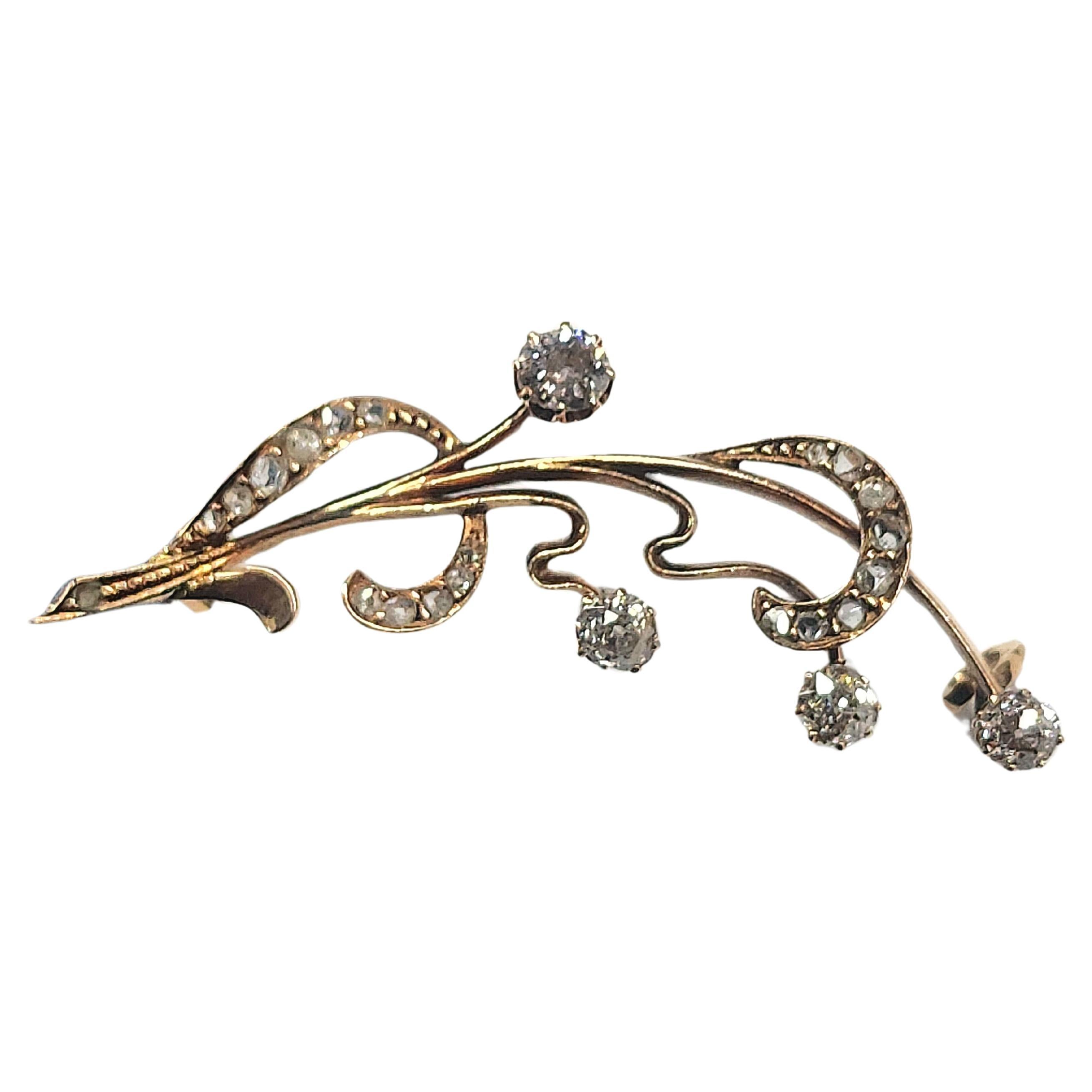 Antiguo Broche de Oro Ruso con Diamantes Lirio del Valle en Bueno estado para la venta en Cairo, EG