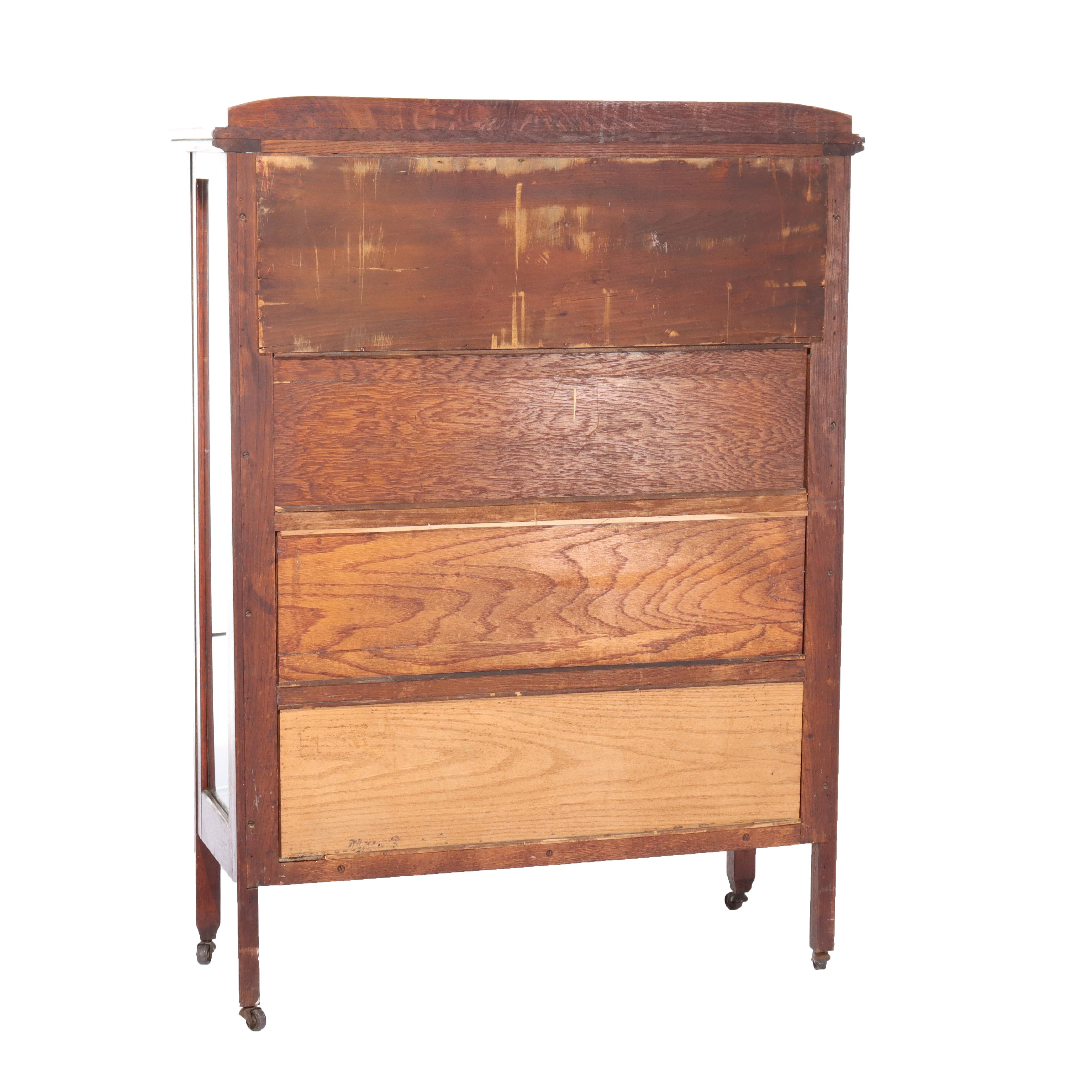 Antike Limbert School Arts & Crafts Eiche 2-türige China Cabinet c1920 im Zustand „Gut“ im Angebot in Big Flats, NY
