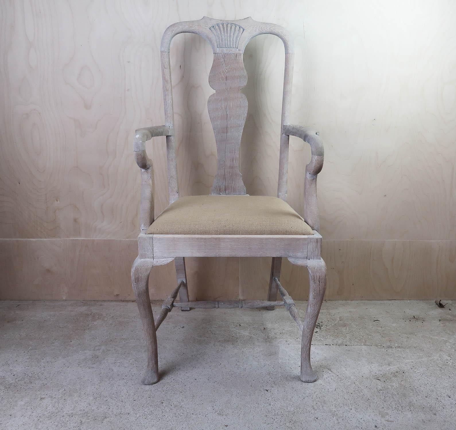 Antiker gekalkter OAK Gustavian Style Urn Back Carver oder Sessel. C.1920 (Gustavianisch) im Angebot