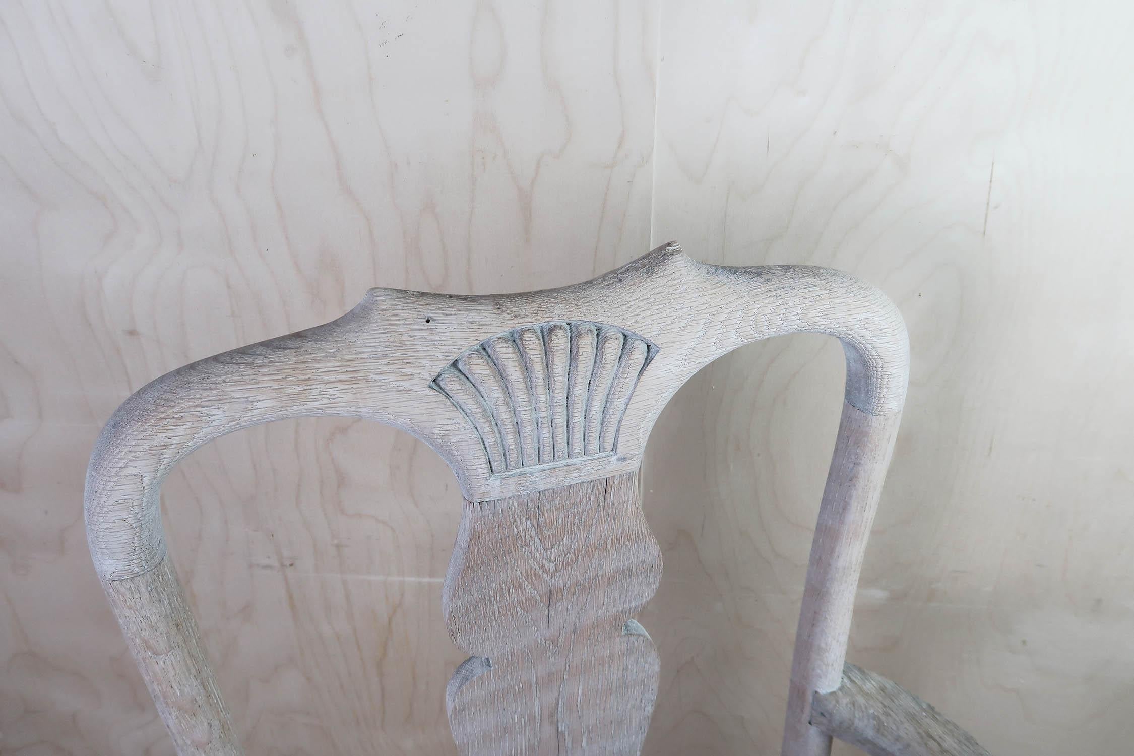 Antiker gekalkter OAK Gustavian Style Urn Back Carver oder Sessel. C.1920 (Englisch) im Angebot