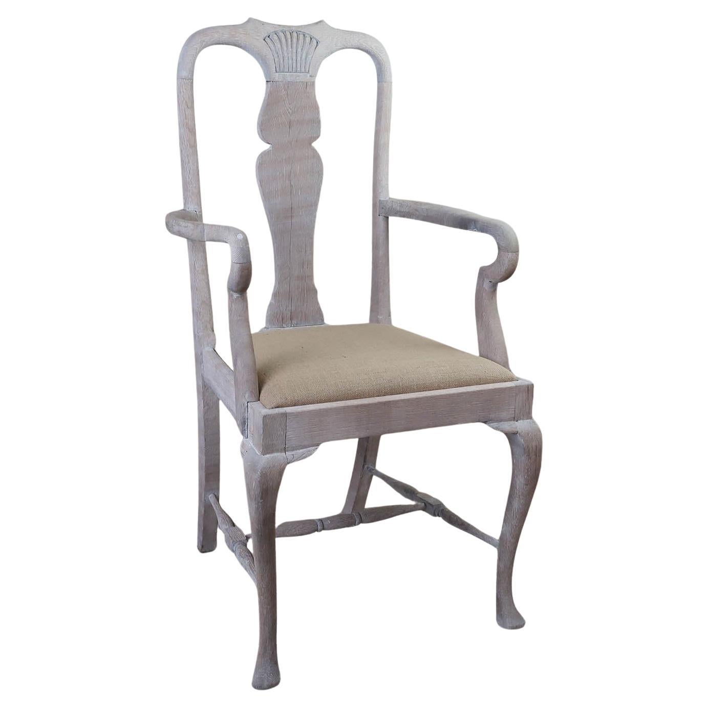 Antiker gekalkter OAK Gustavian Style Urn Back Carver oder Sessel. C.1920 im Angebot