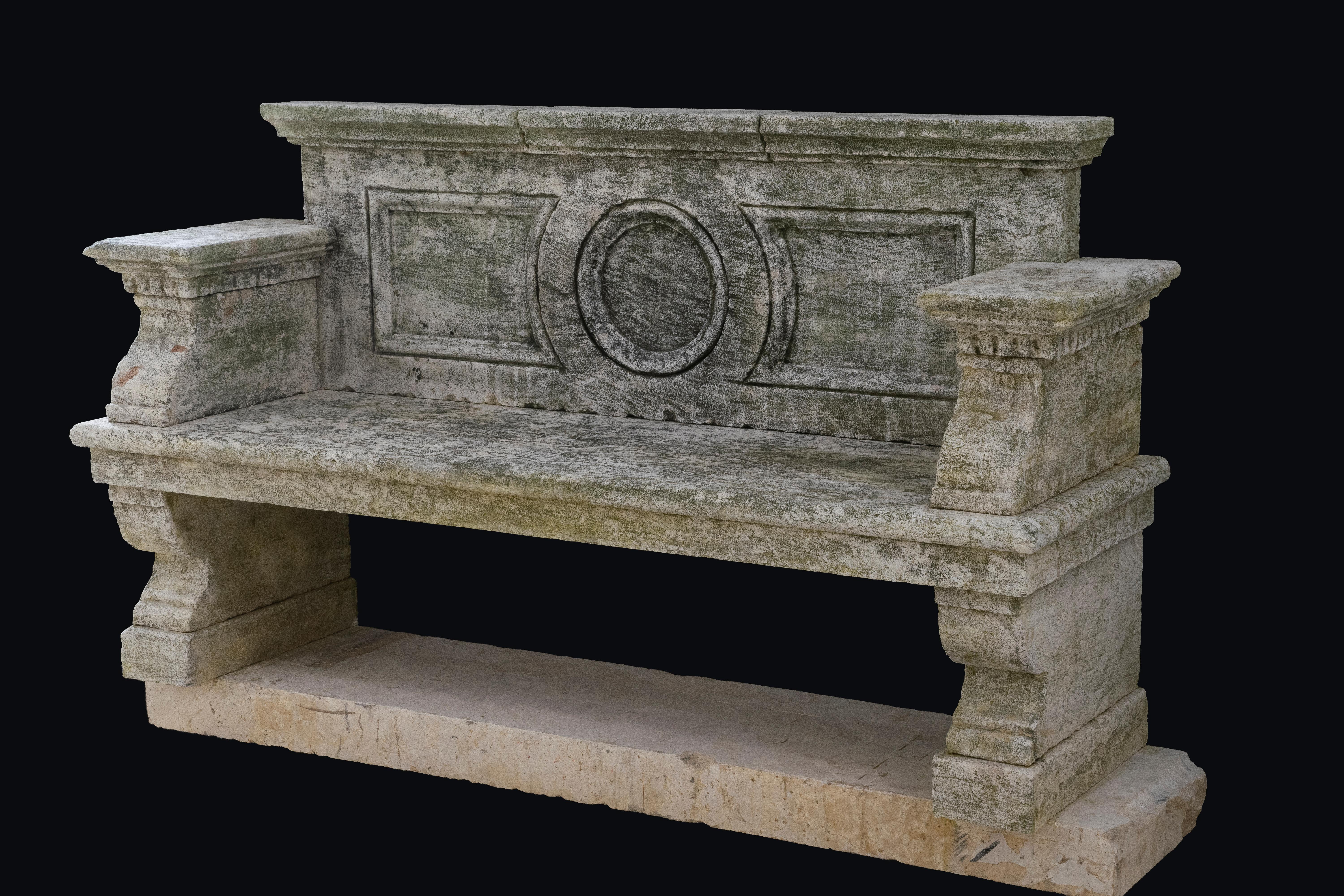 italien Banc antique en pierre calcaire - Banc ancien en pierre - Banc de jardin en vente