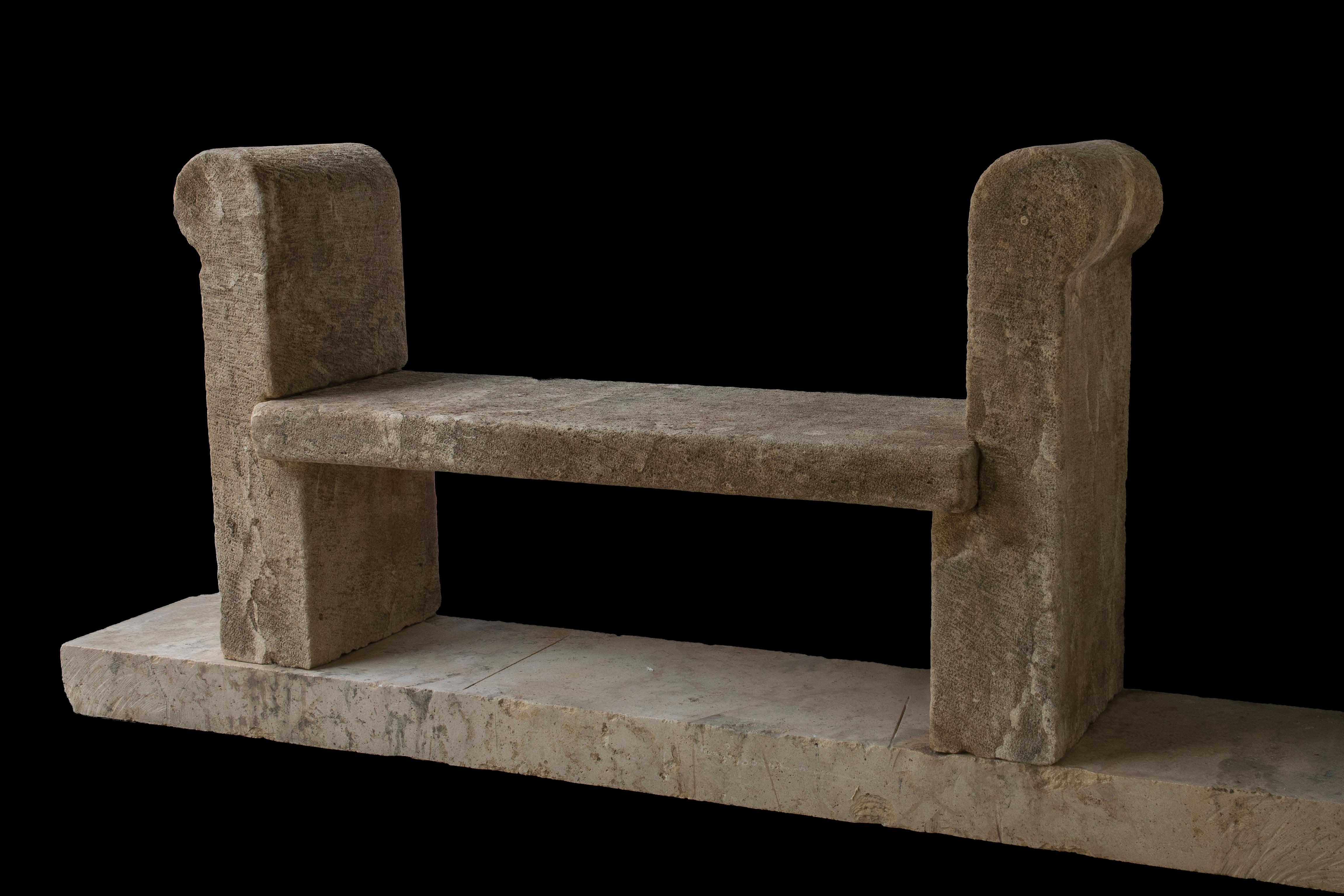 italien Banc antique en pierre calcaire - Banc ancien en pierre - Banc de jardin en vente