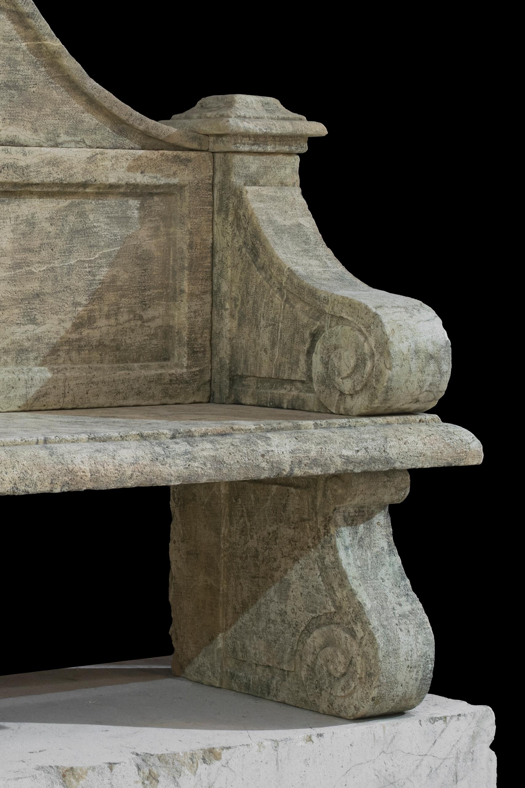 Banc antique en pierre calcaire - Banc ancien en pierre - Banc de jardin Abîmé - En vente à Costa Mesa, CA