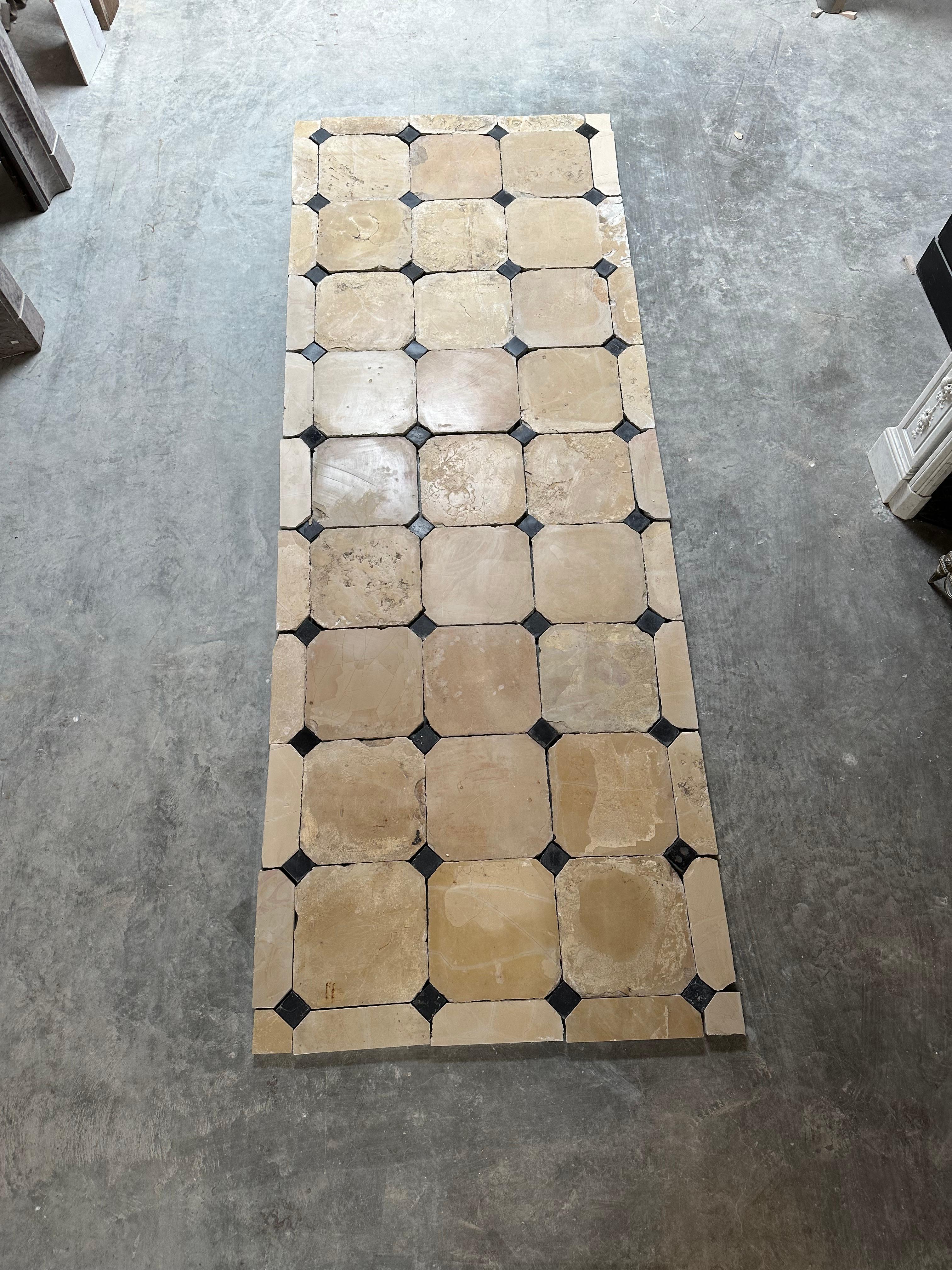 Antique Limestone Cabochon Floor In Fair Condition For Sale In Haarlem, Noord-Holland