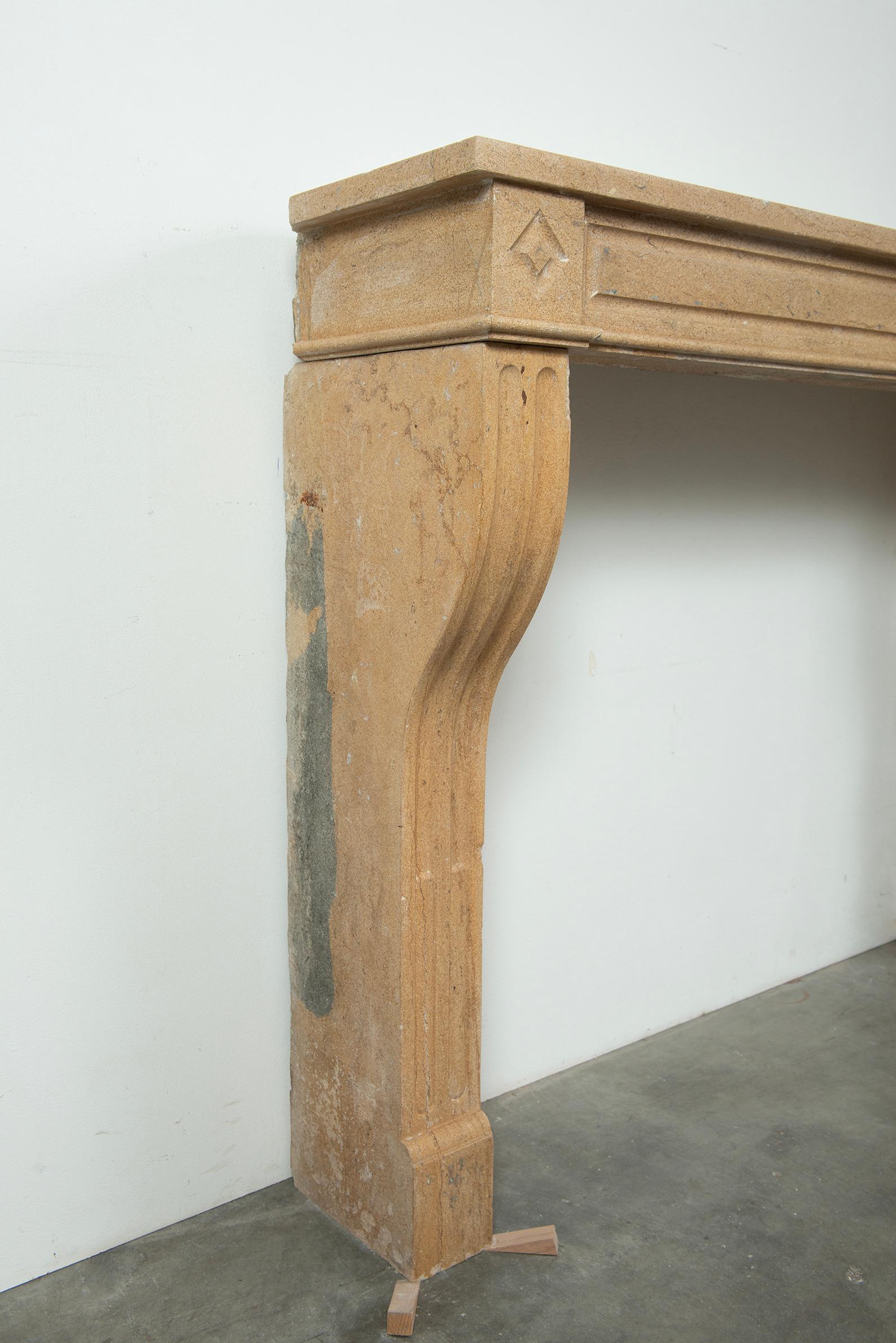 Chimenea de piedra caliza antigua en venta 9