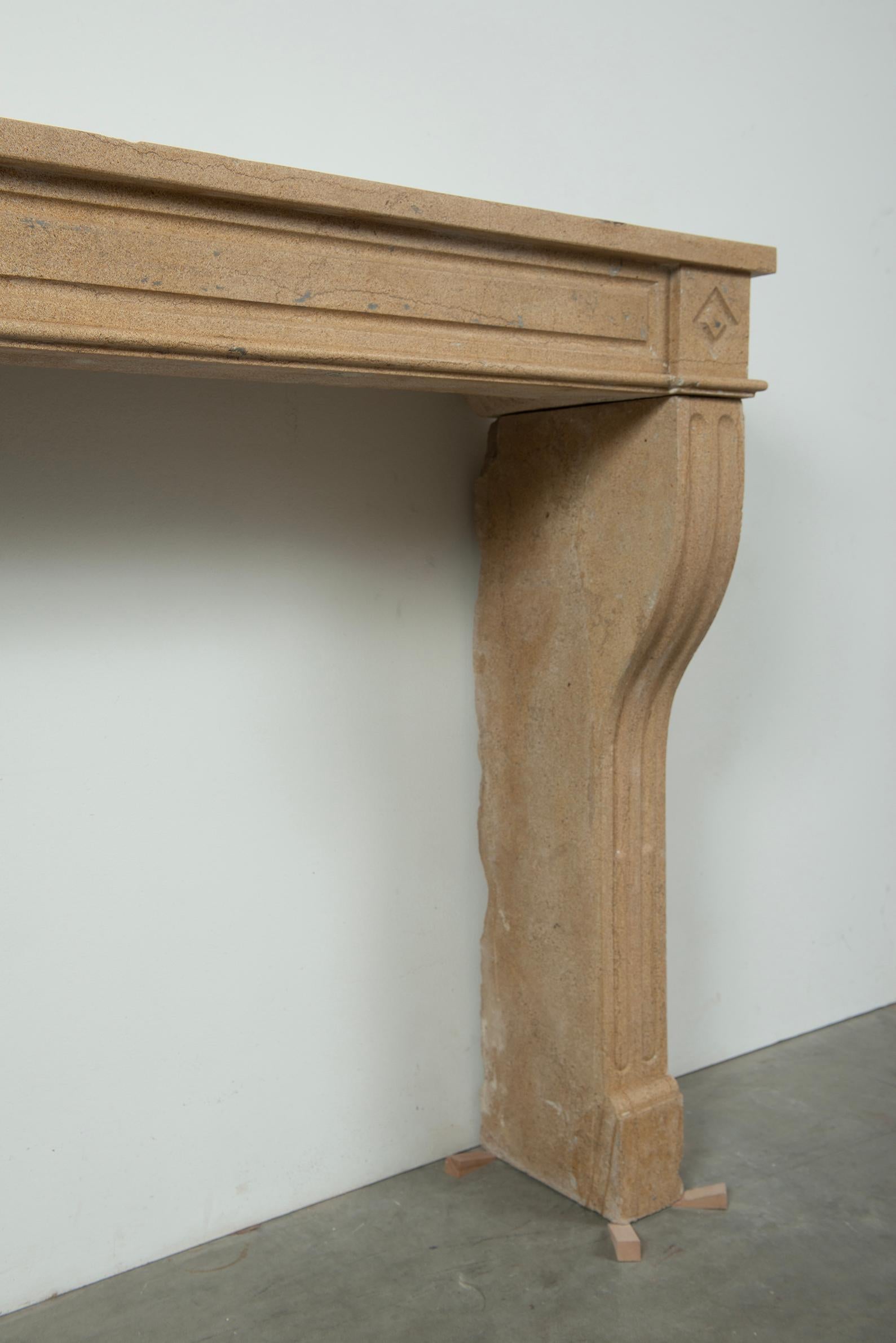 Chimenea de piedra caliza antigua en venta 10