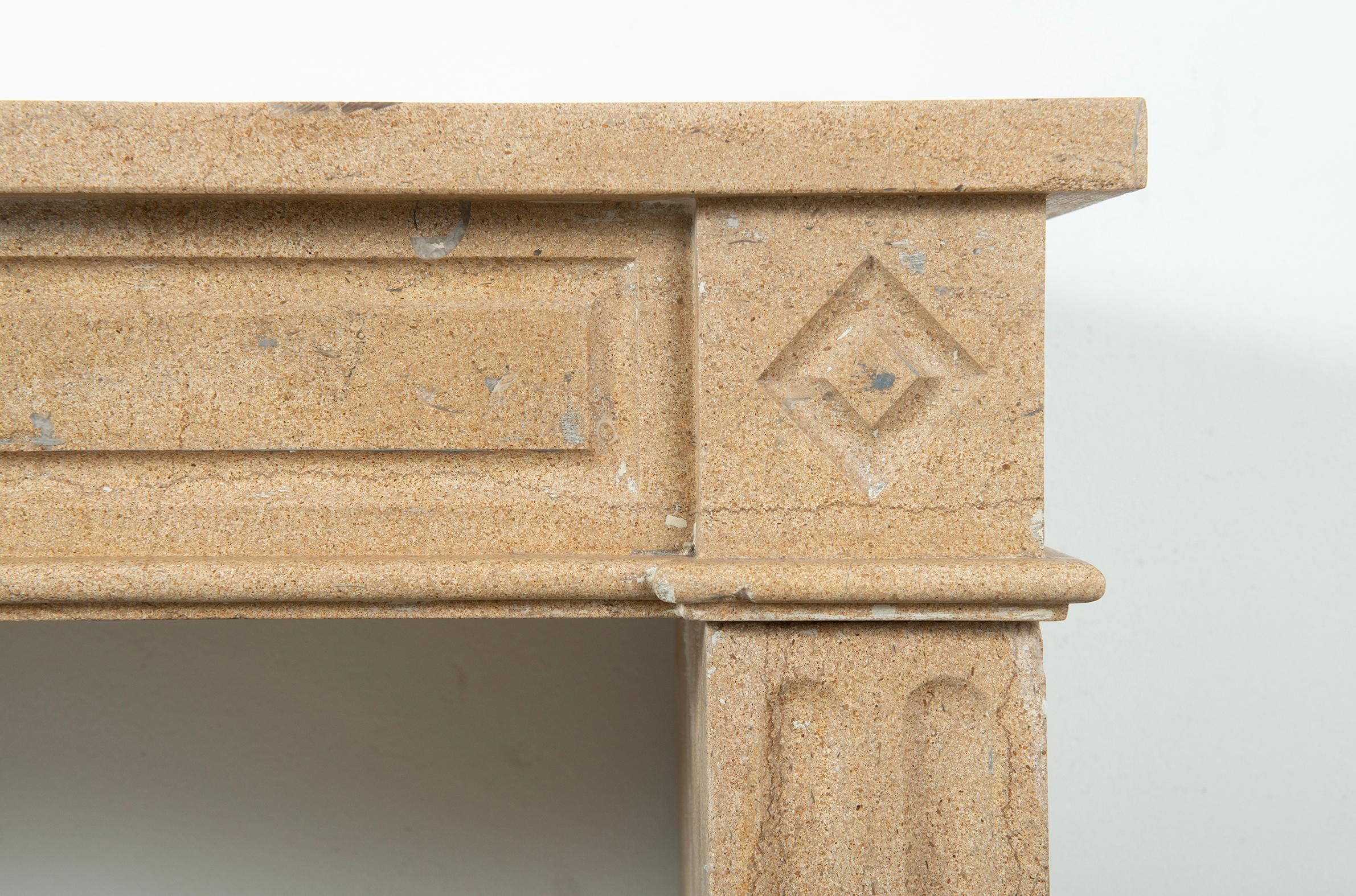 Chimenea de piedra caliza antigua en venta 1