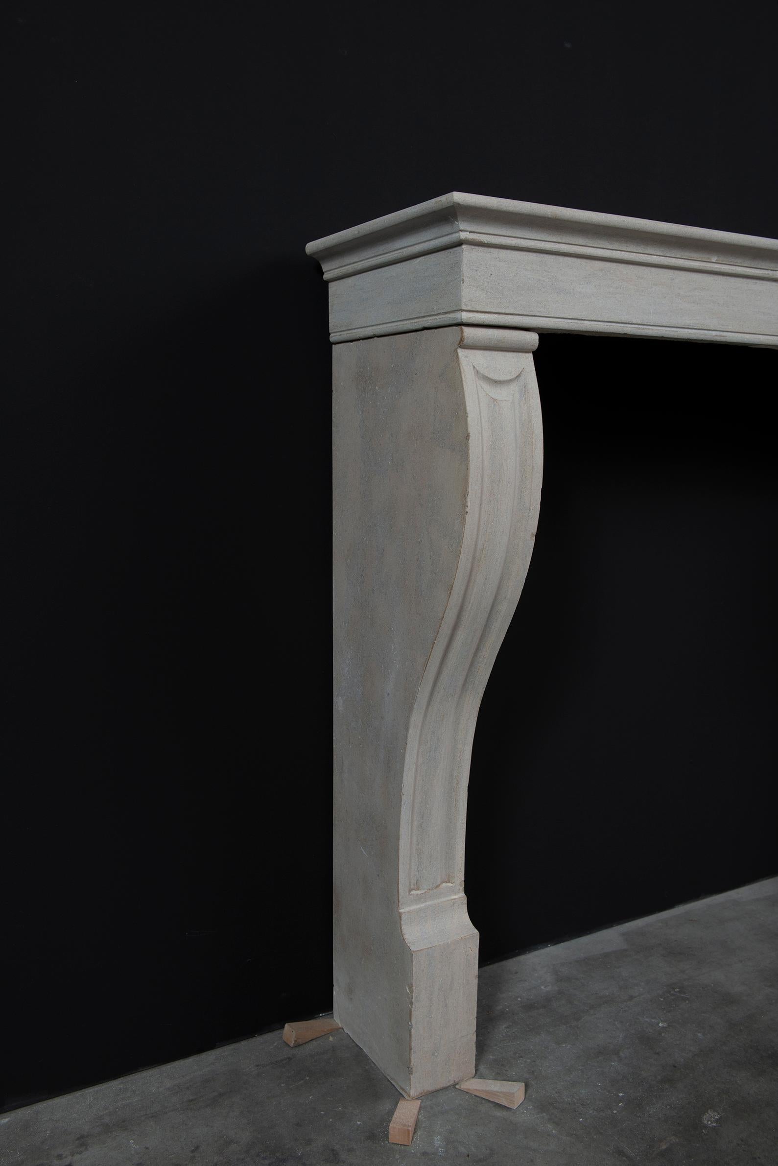Antique Limestone Fireplace Mantel from France In Good Condition For Sale In Haarlem, Noord-Holland