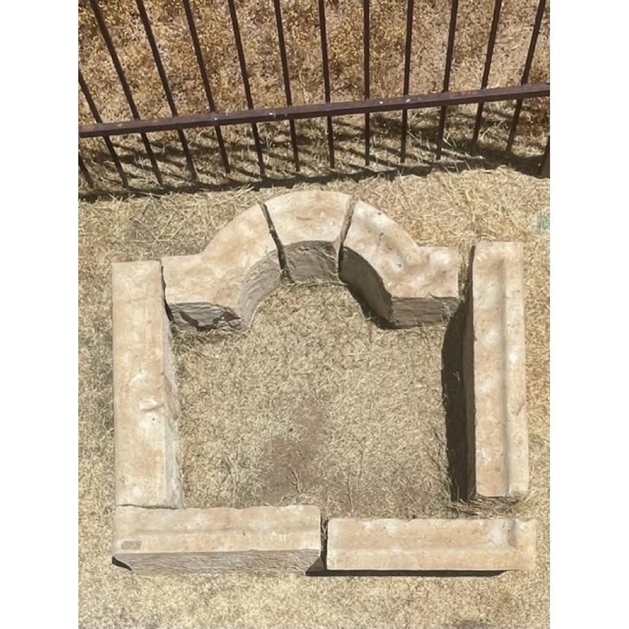 Antique Limestone Fountain In Distressed Condition For Sale In Scottsdale, AZ