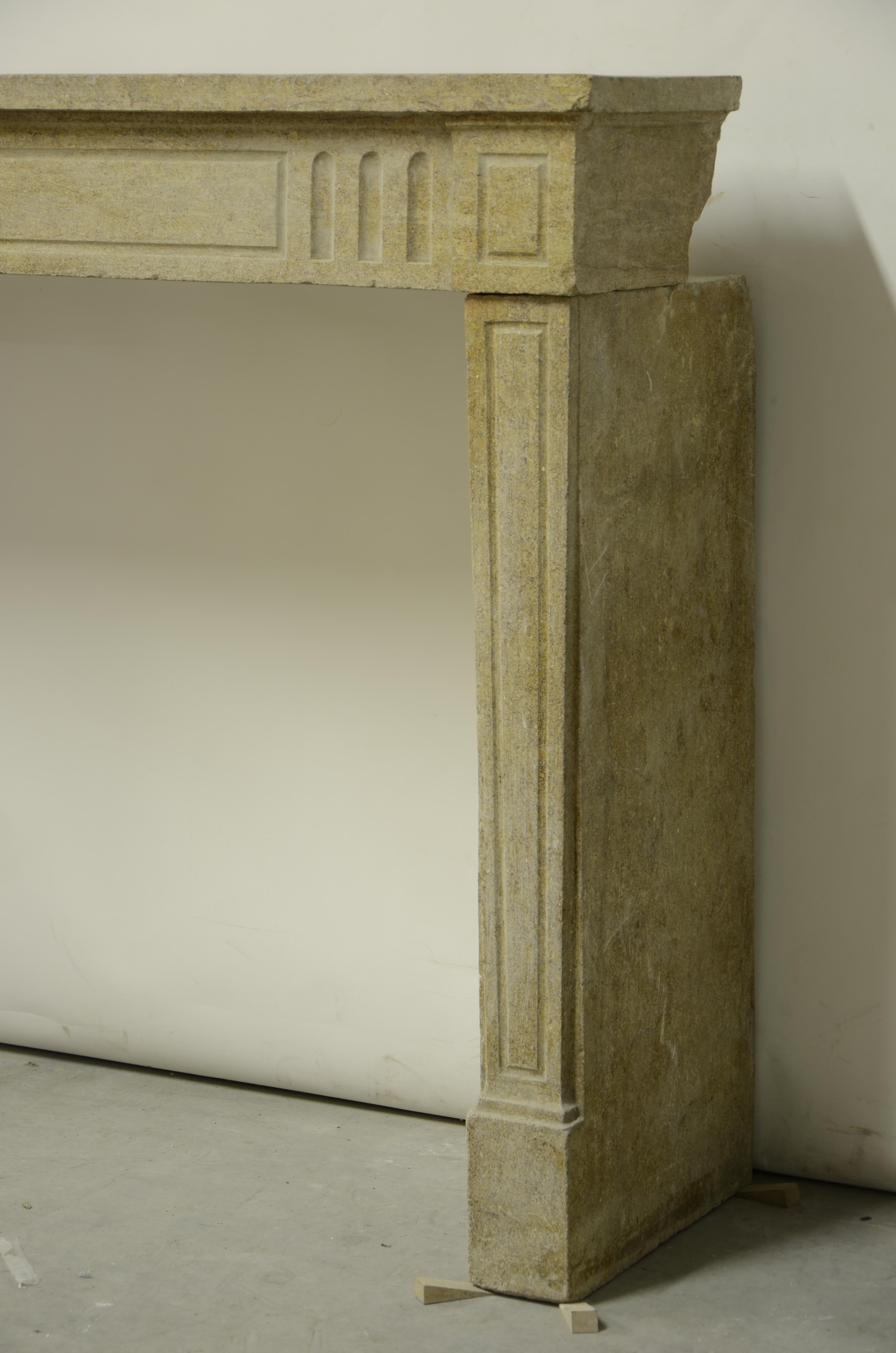 Antique Limestone Louis XVI Fireplace Mantel In Good Condition In Haarlem, Noord-Holland