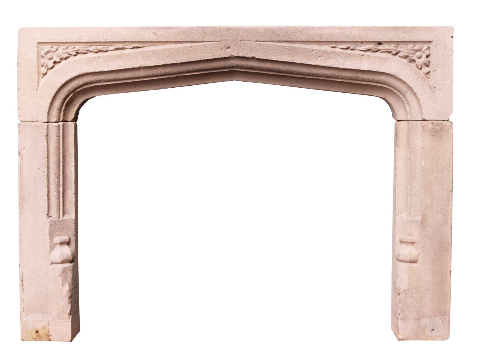 A reclaimed English carved Limestone fire surround removed from a property near Brighton.

Measures: Opening height 81.5 cm

Opening width 101.5 cm.