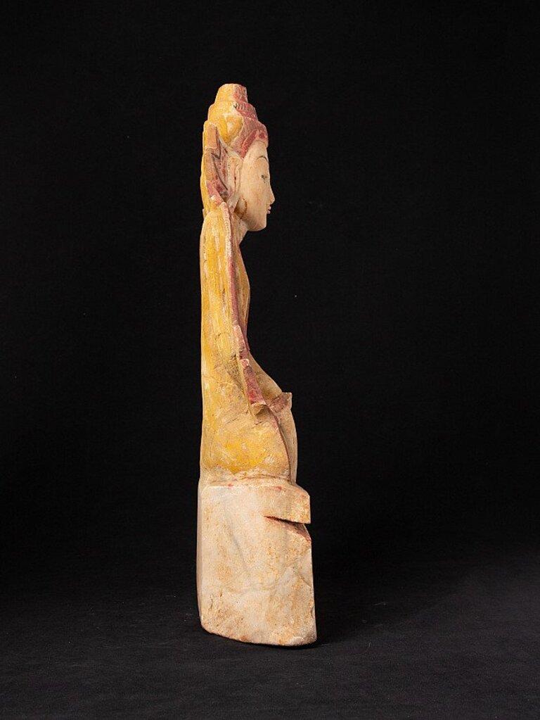 Ancienne statue de Bouddha Shan en calcaire de Birmanie en vente 4