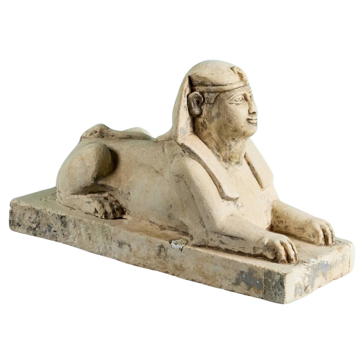 Sculpture Sphinx antique en pierre calcaire