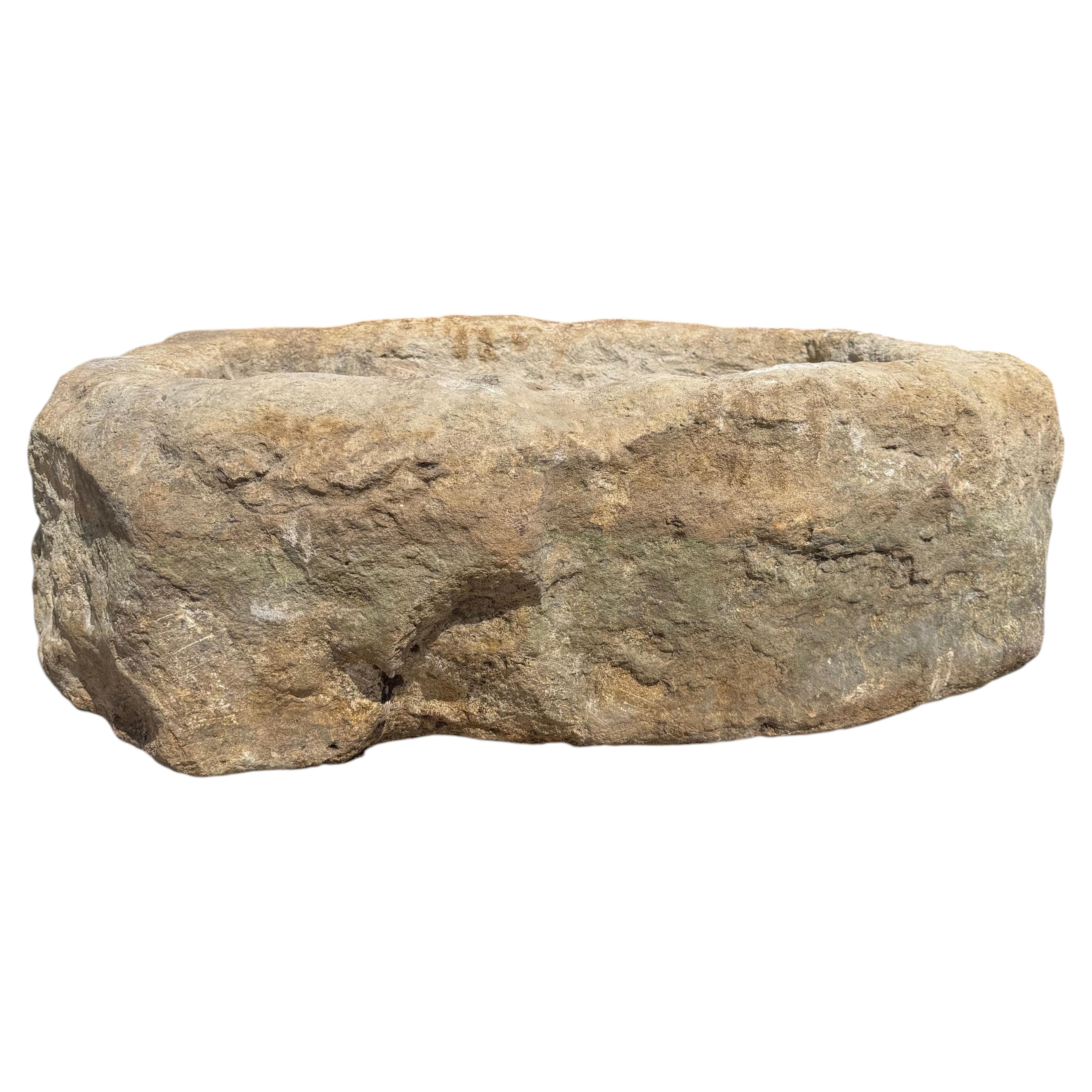 Abbeveratoio antico in pietra calcarea 5526D in vendita