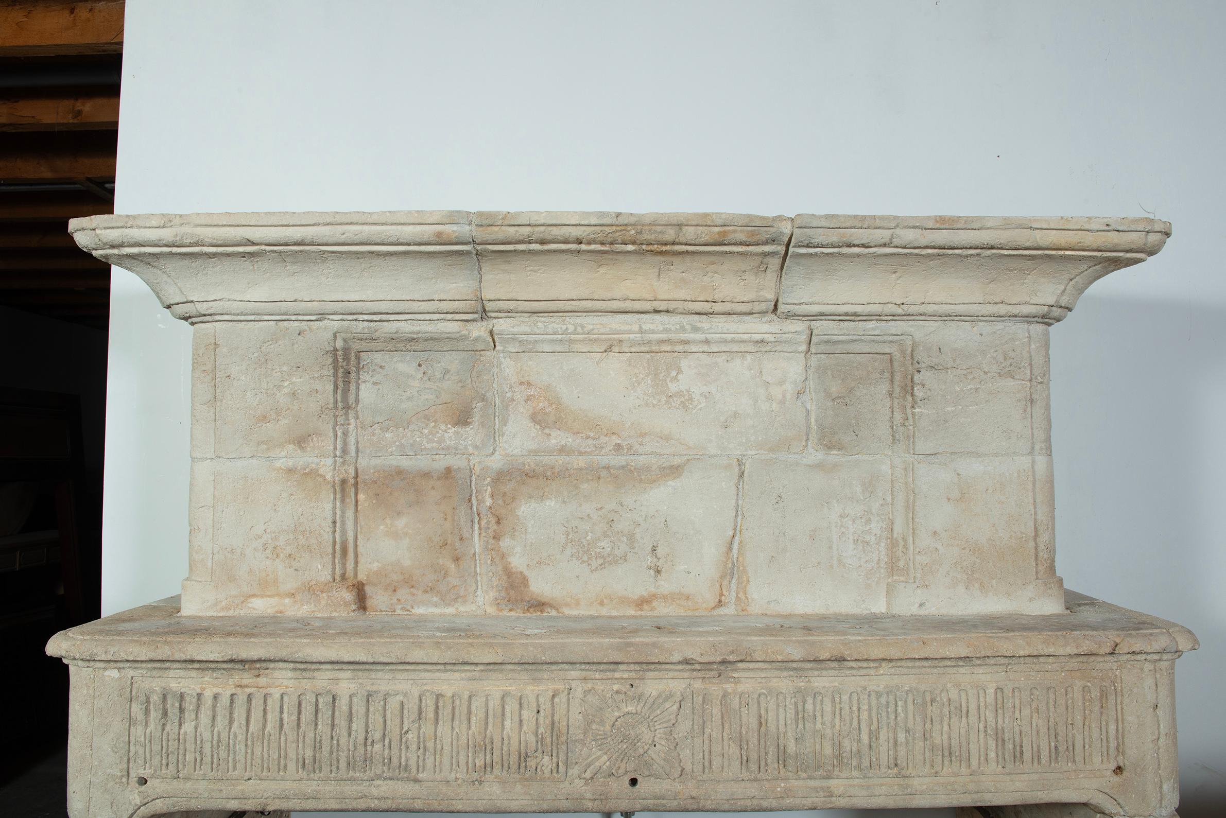 Antike Kalkstein Trumeau Kamin Kaminsims im Angebot 13