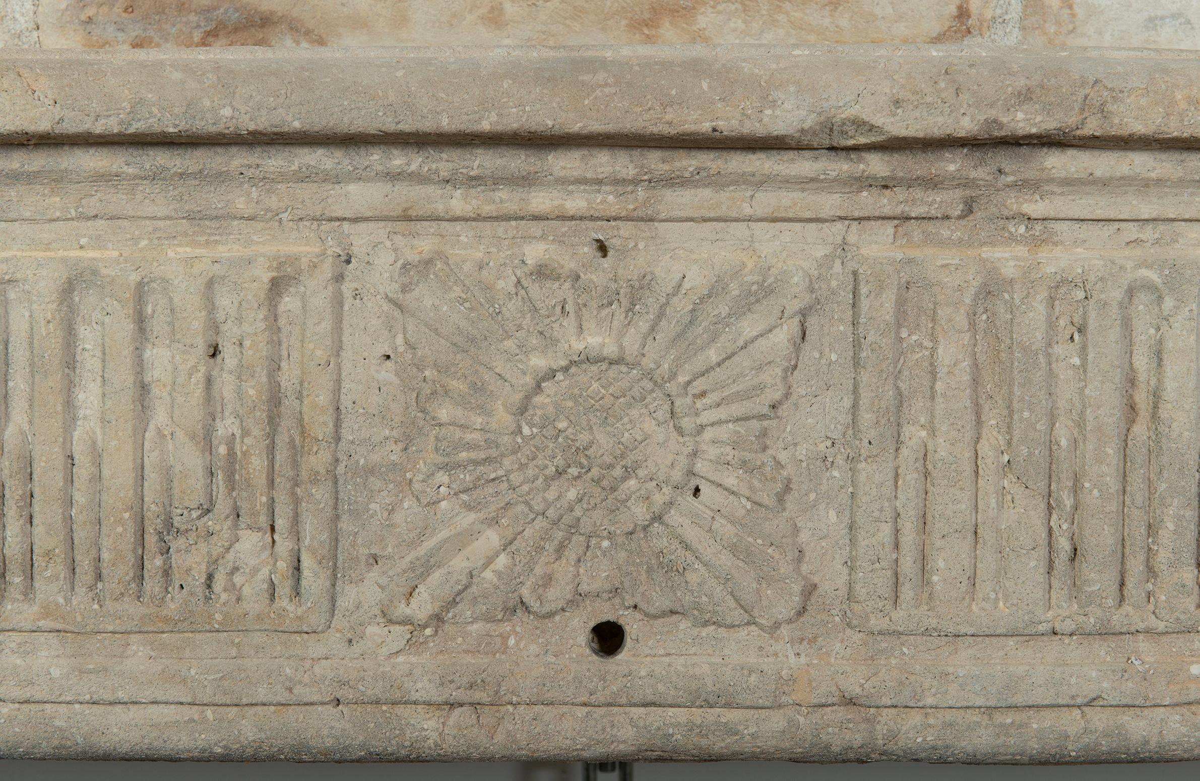 Antike Kalkstein Trumeau Kamin Kaminsims im Angebot 3