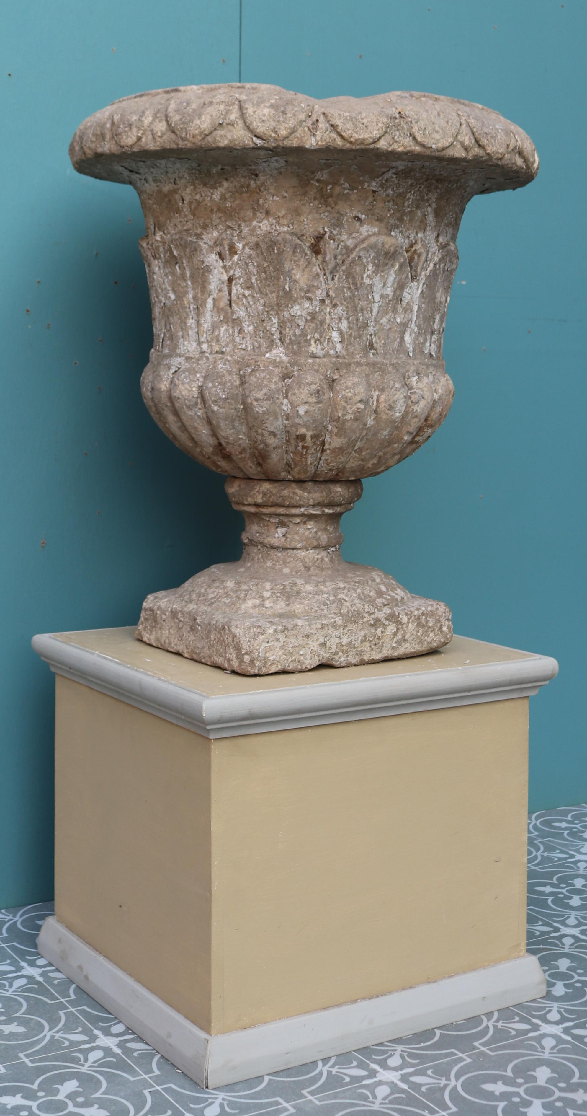 Antique Limestone Urn In Fair Condition In Wormelow, Herefordshire