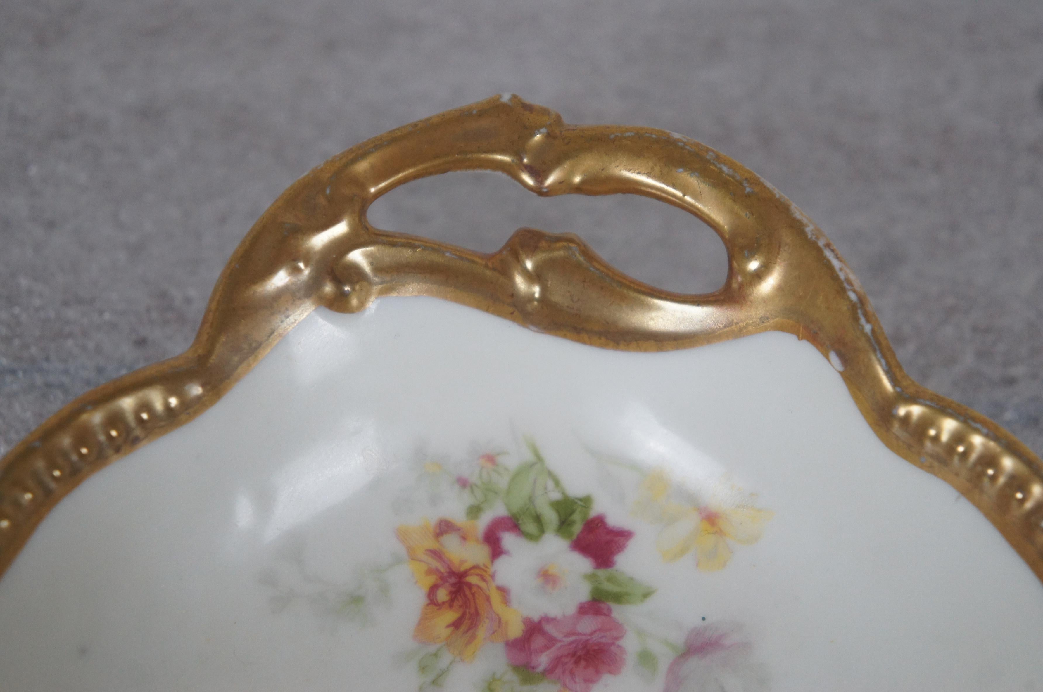 Antique plat de toilette ovale festonné de fleurs de Limoges France 13 po. Bon état à Dayton, OH