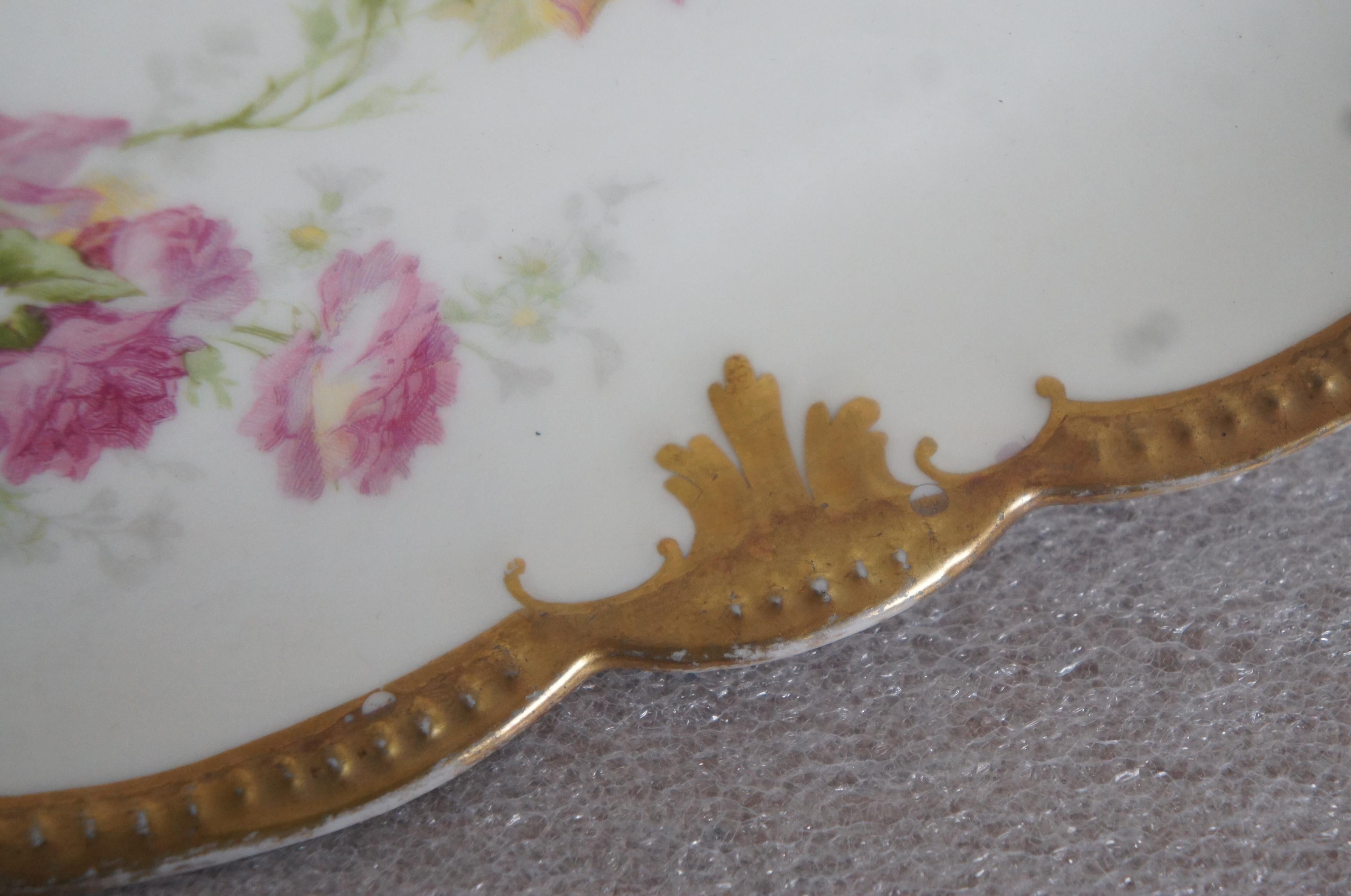 20ième siècle Antique plat de toilette ovale festonné de fleurs de Limoges France 13 po.
