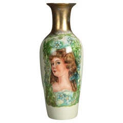 Vase portrait ancien de Limoges peint à la main et doré, jeune femme, vers 1910